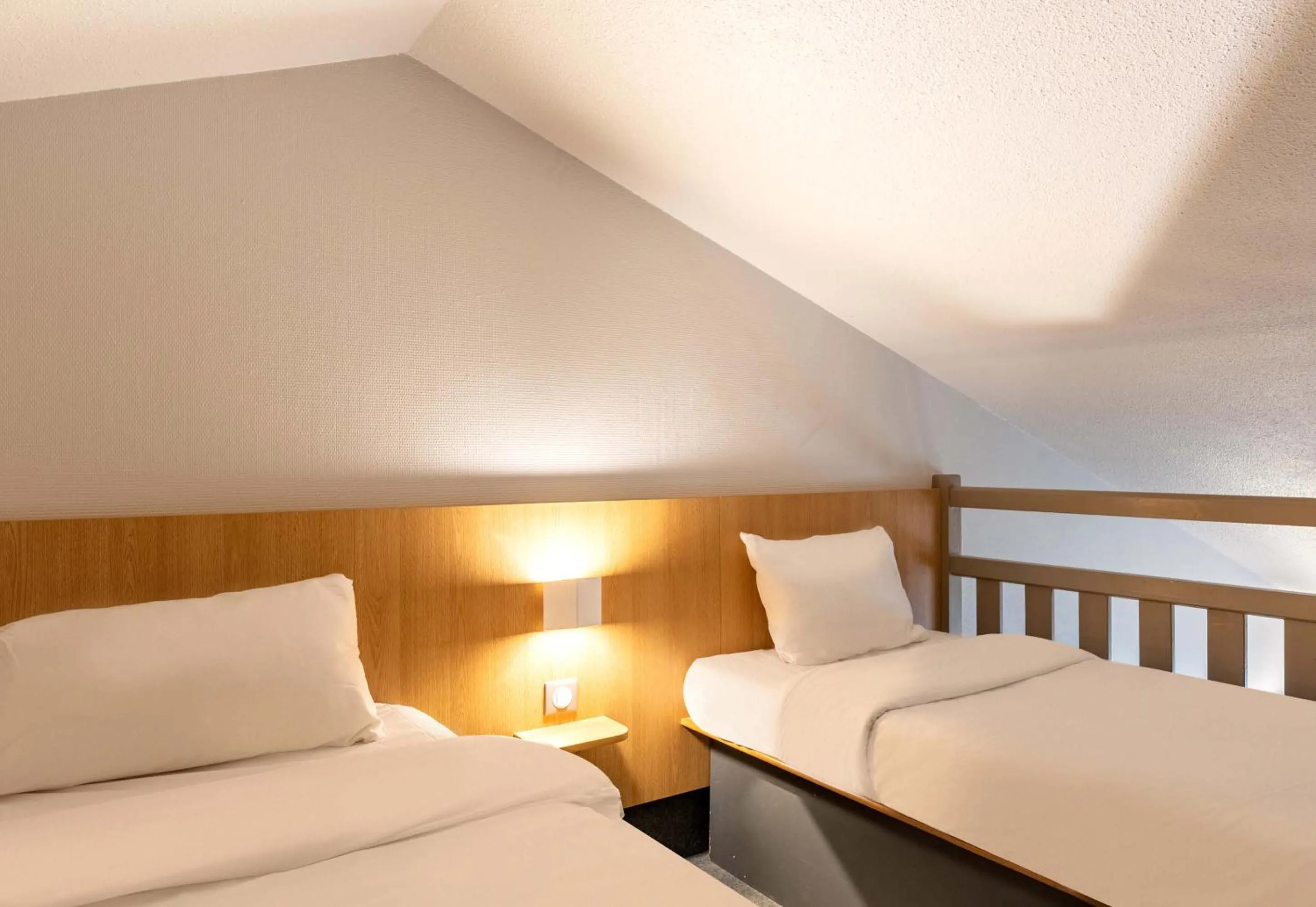 Bedroom, Bed in B&B HOTEL Dieppe