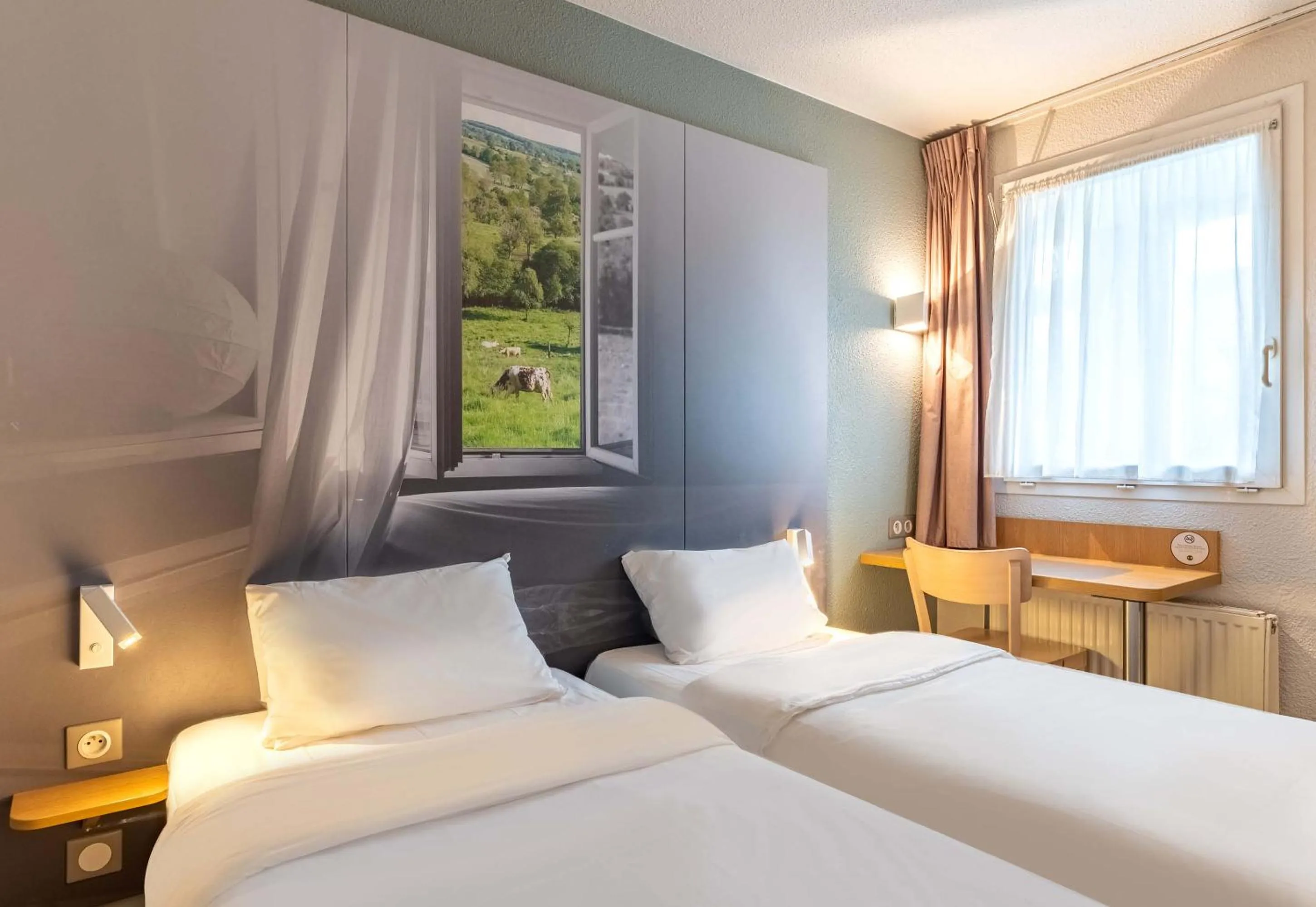 Bedroom, Bed in B&B HOTEL Dieppe