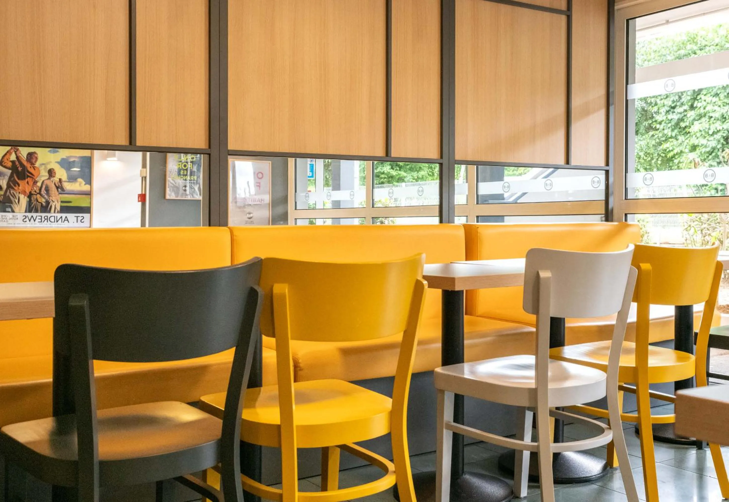 Restaurant/places to eat in B&B HOTEL Dieppe