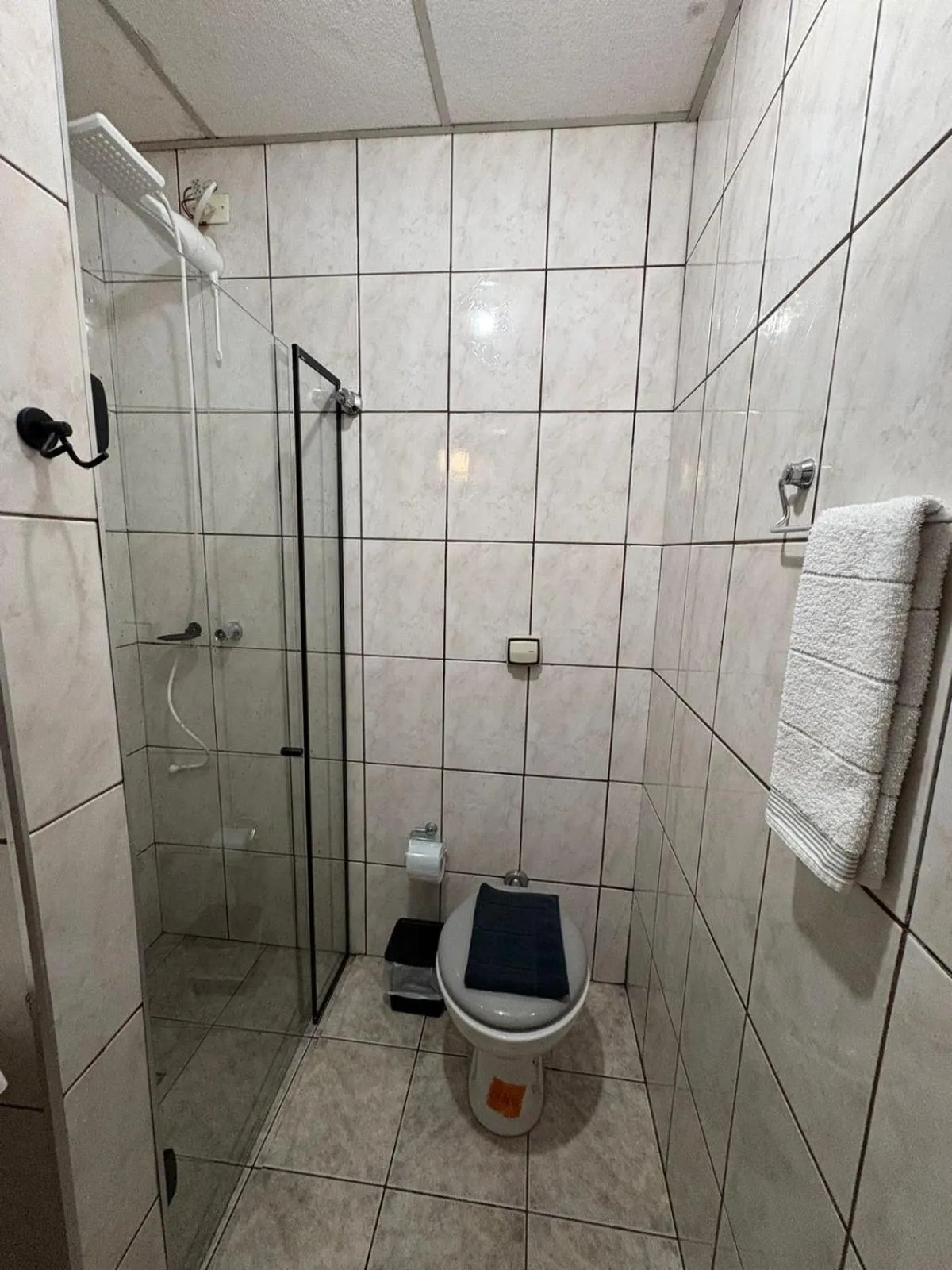 Toilet in Travessa 12 - Suítes centro de Serra Negra - SP