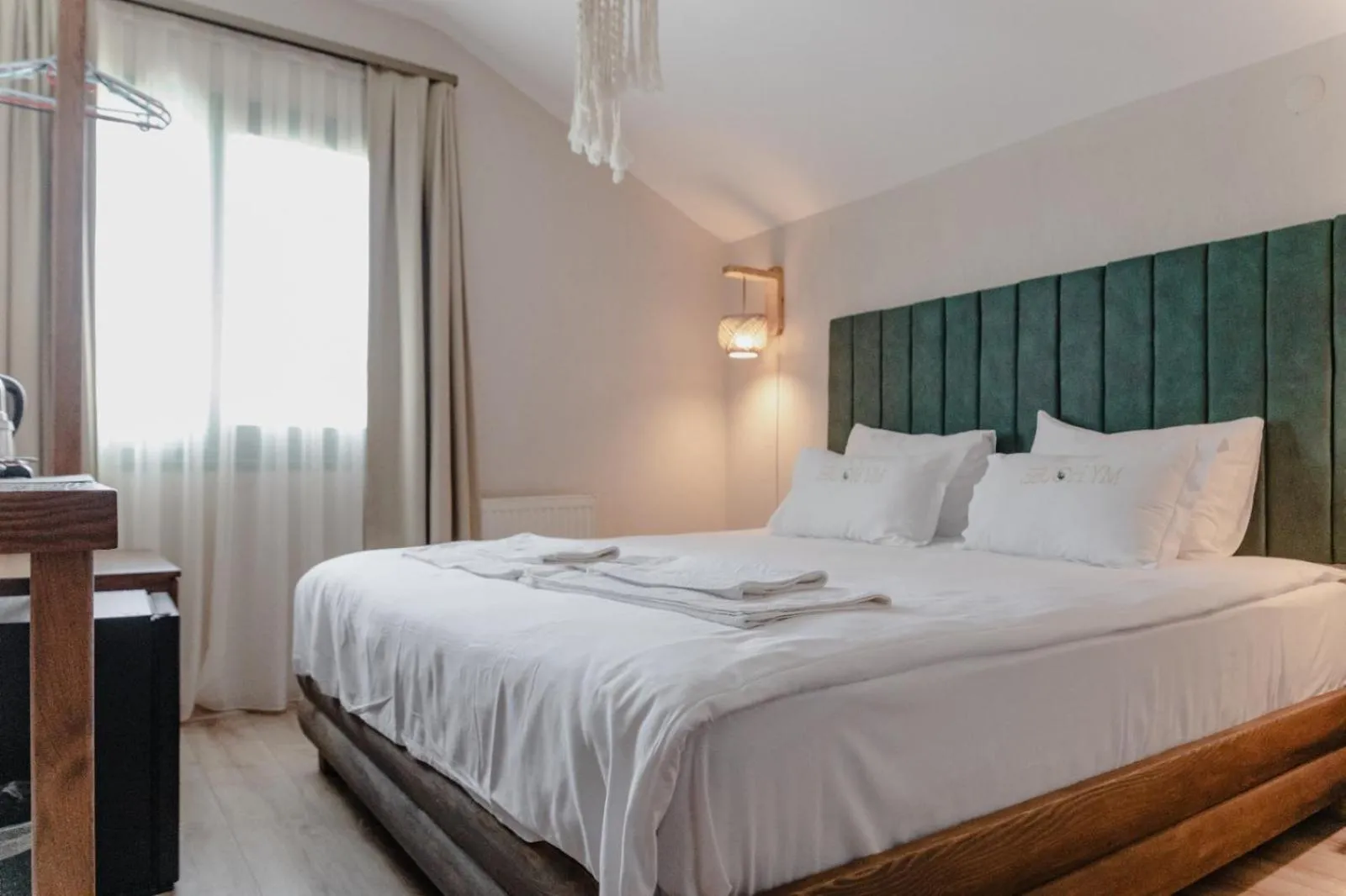 Photo of the whole room, Bed in My House Urla