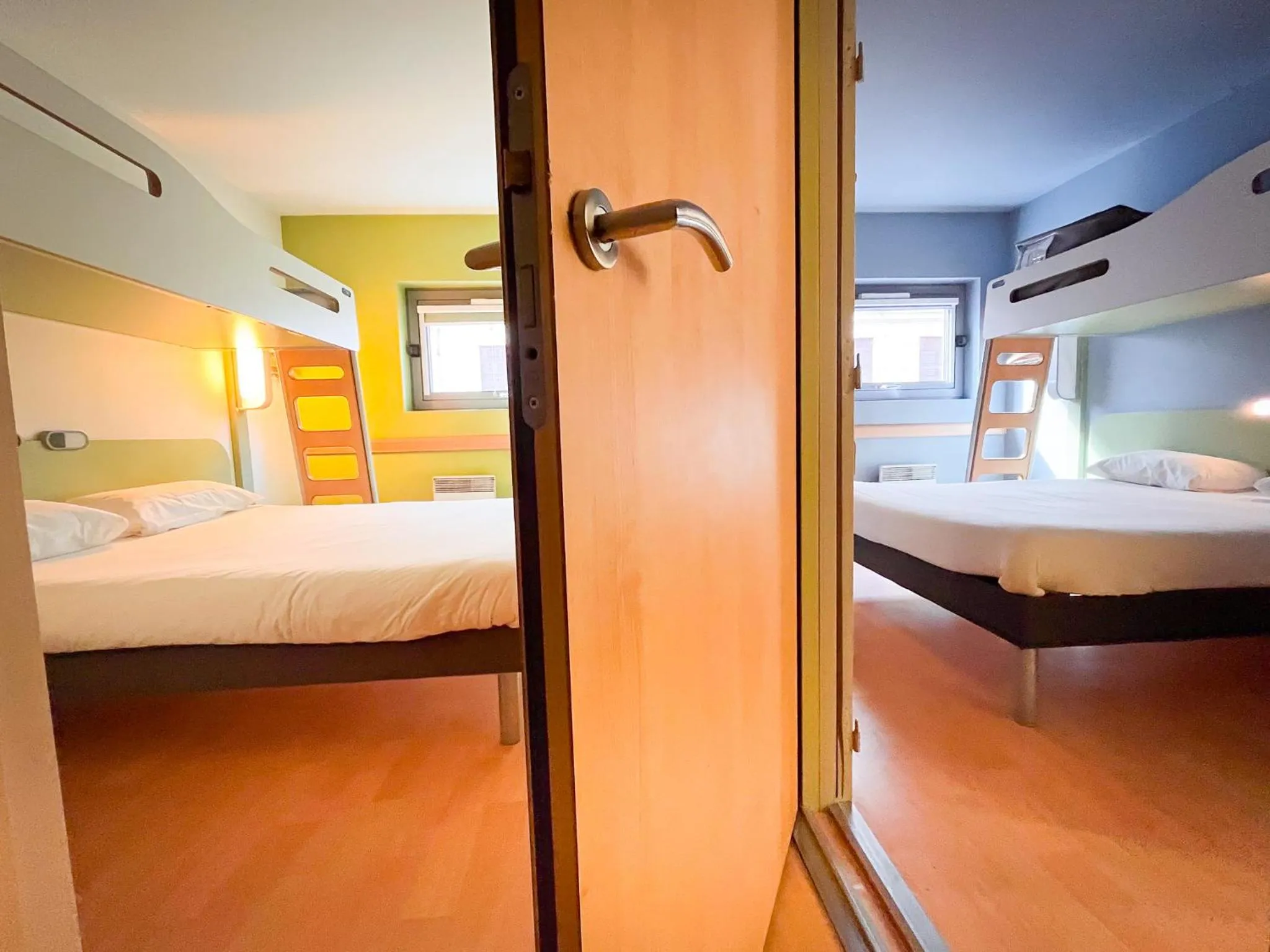 Photo of the whole room, Bed in Ibis Budget Lille Gares Vieux-Lille