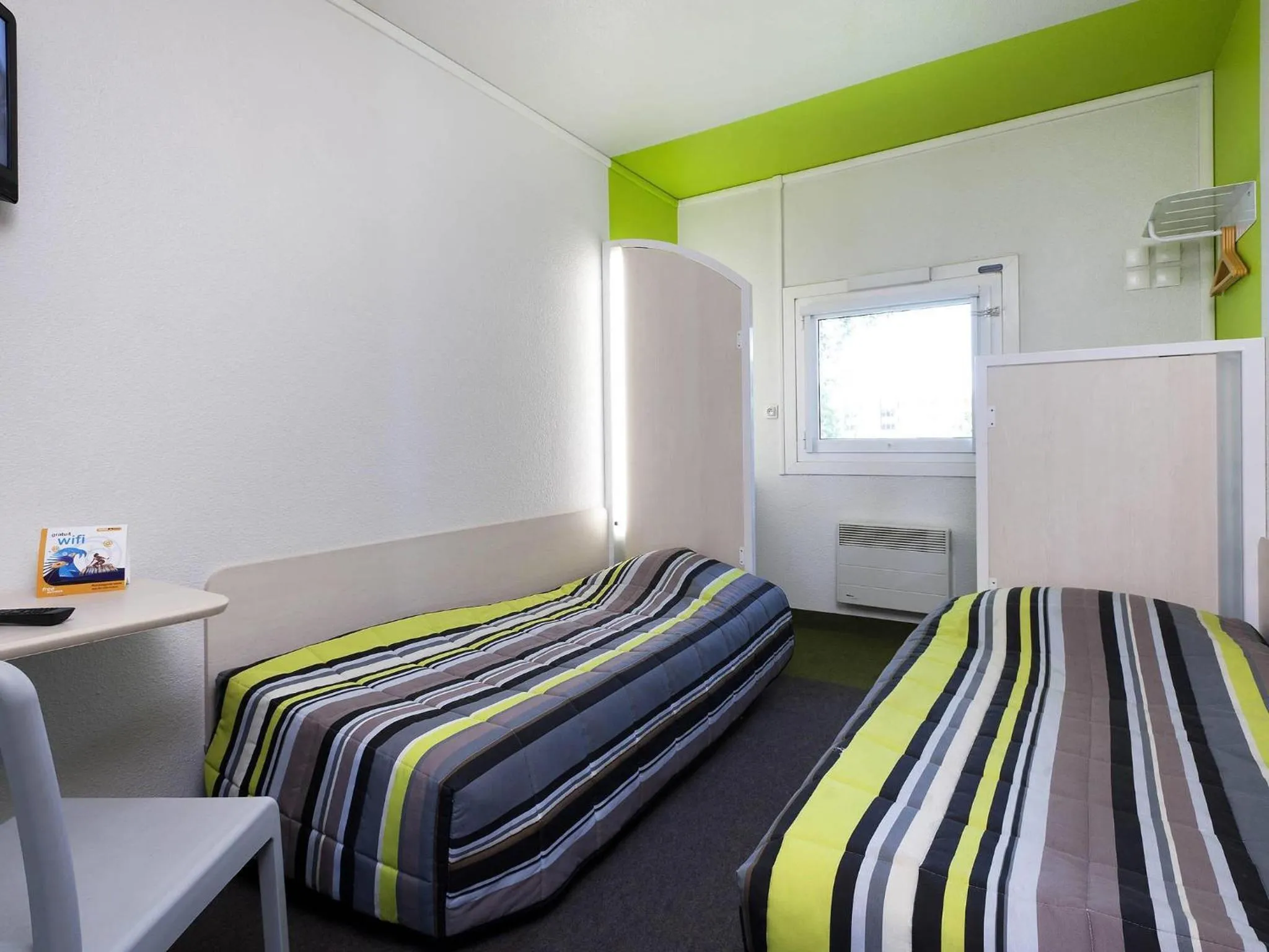 Bedroom, Bed in hotelF1 Lille Villeneuve d'Ascq