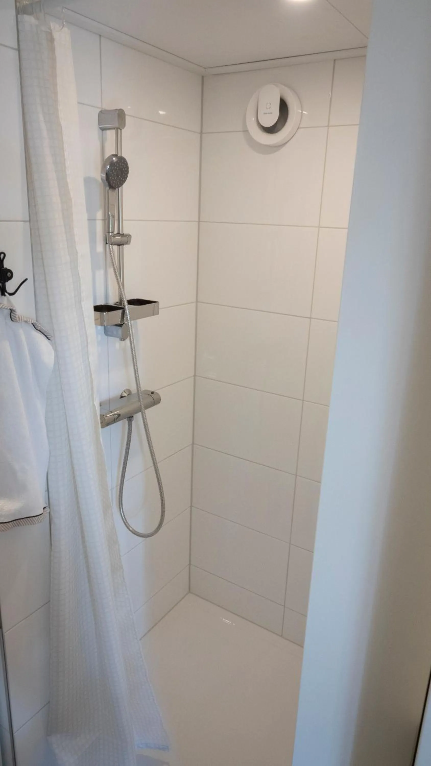 Shower in BenB Erf 9