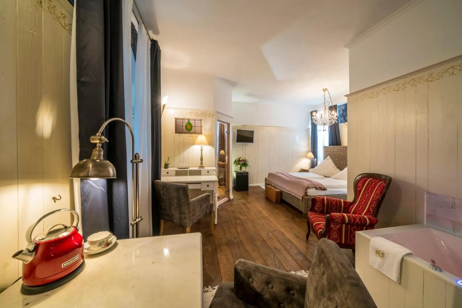 Bed in Boutique-Hotel & Wellness Goldenes Fass Meißen