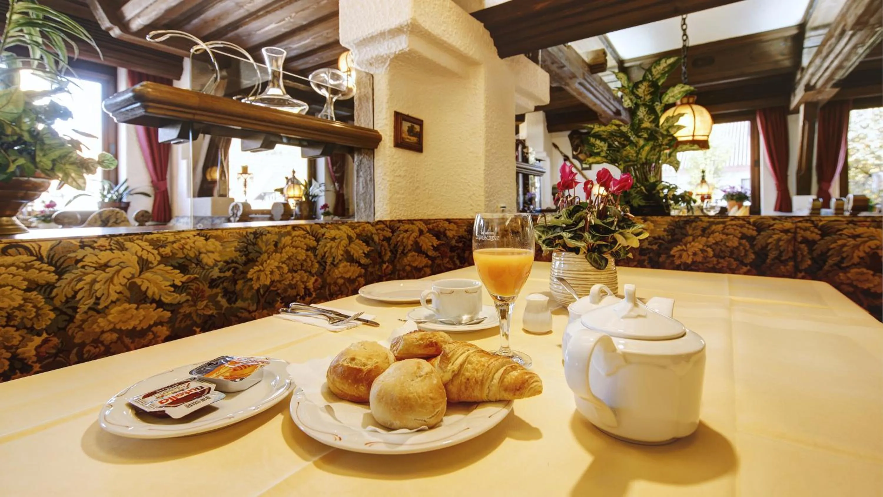 Continental breakfast in Beurener Hof