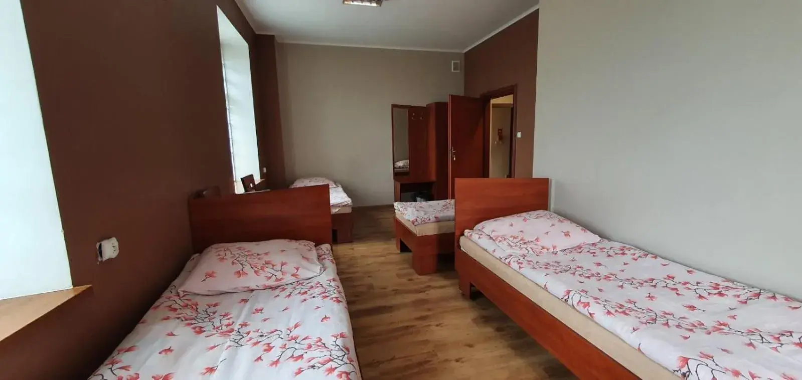 Triple Room with Shared Bathroom in Noclegi Tyczyn Triple Room with Shared Bathroom in Noclegi Tyczyn