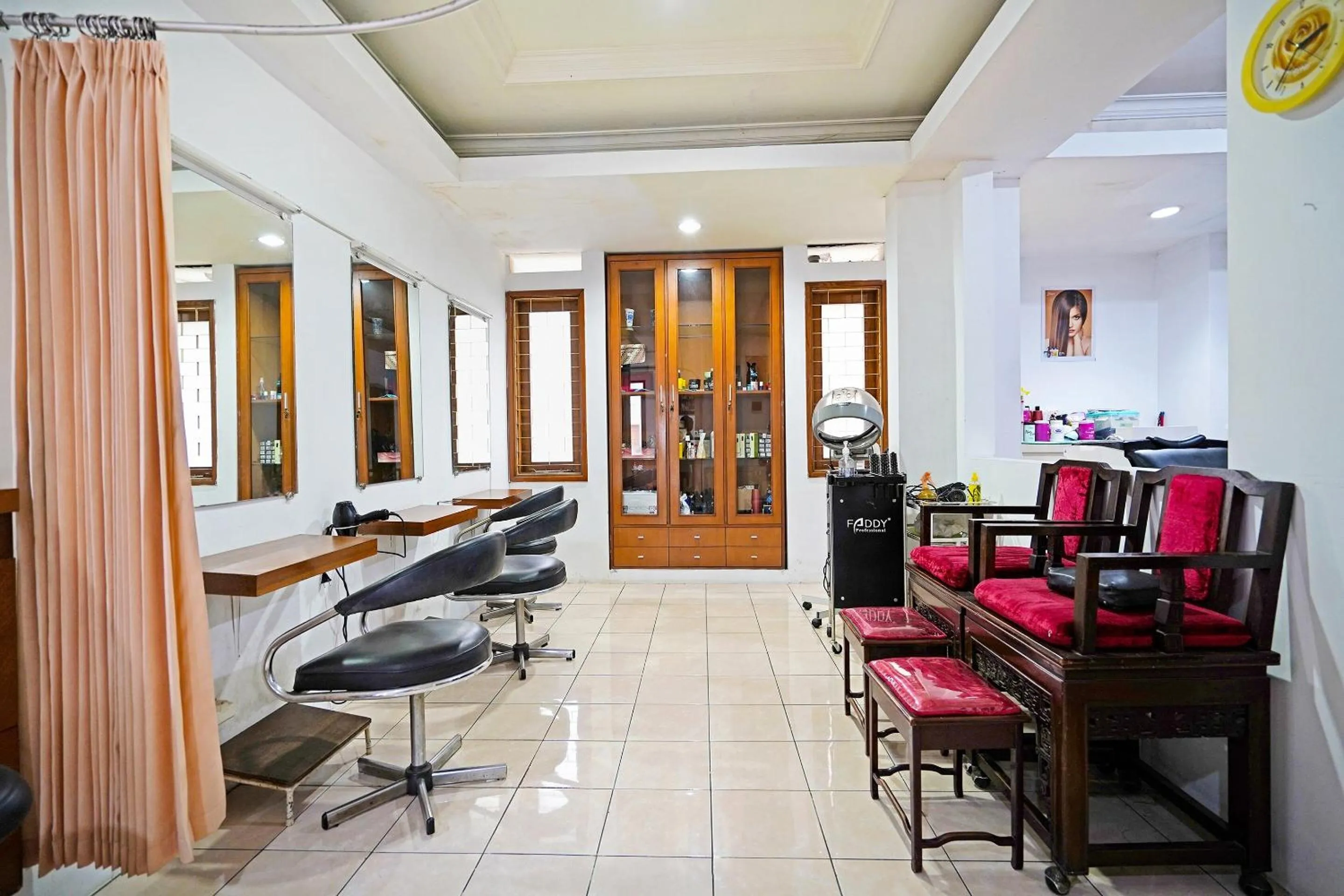 Lobby or reception in Hotel O Garden Hostel