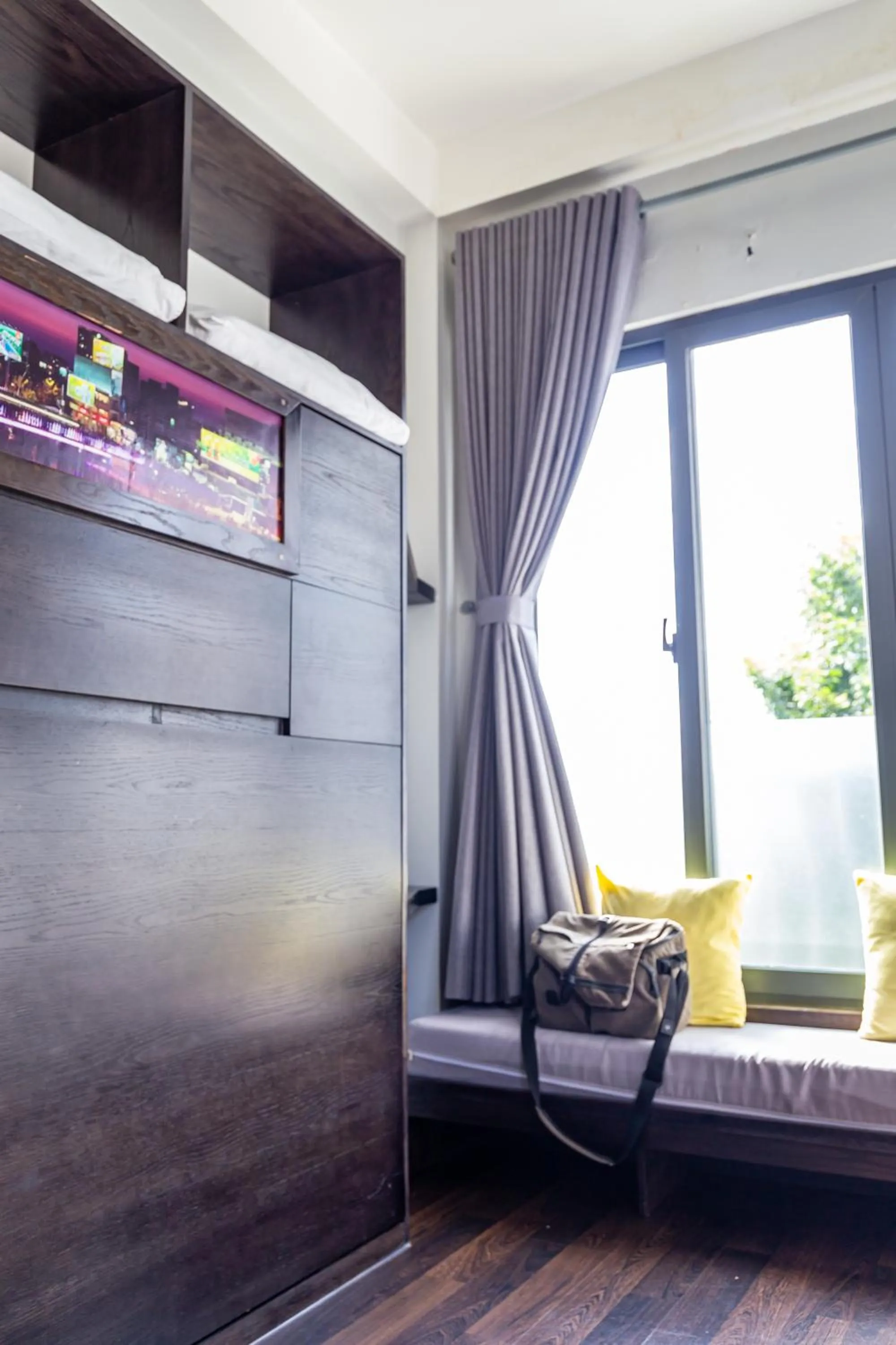 Bed in Cozy Riverview of Livinginn