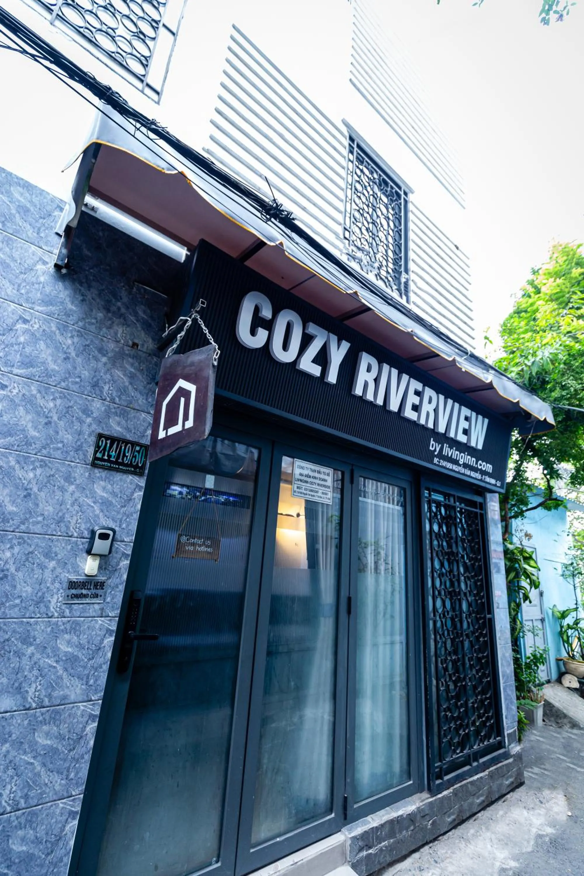 Property building in Cozy Riverview of Livinginn