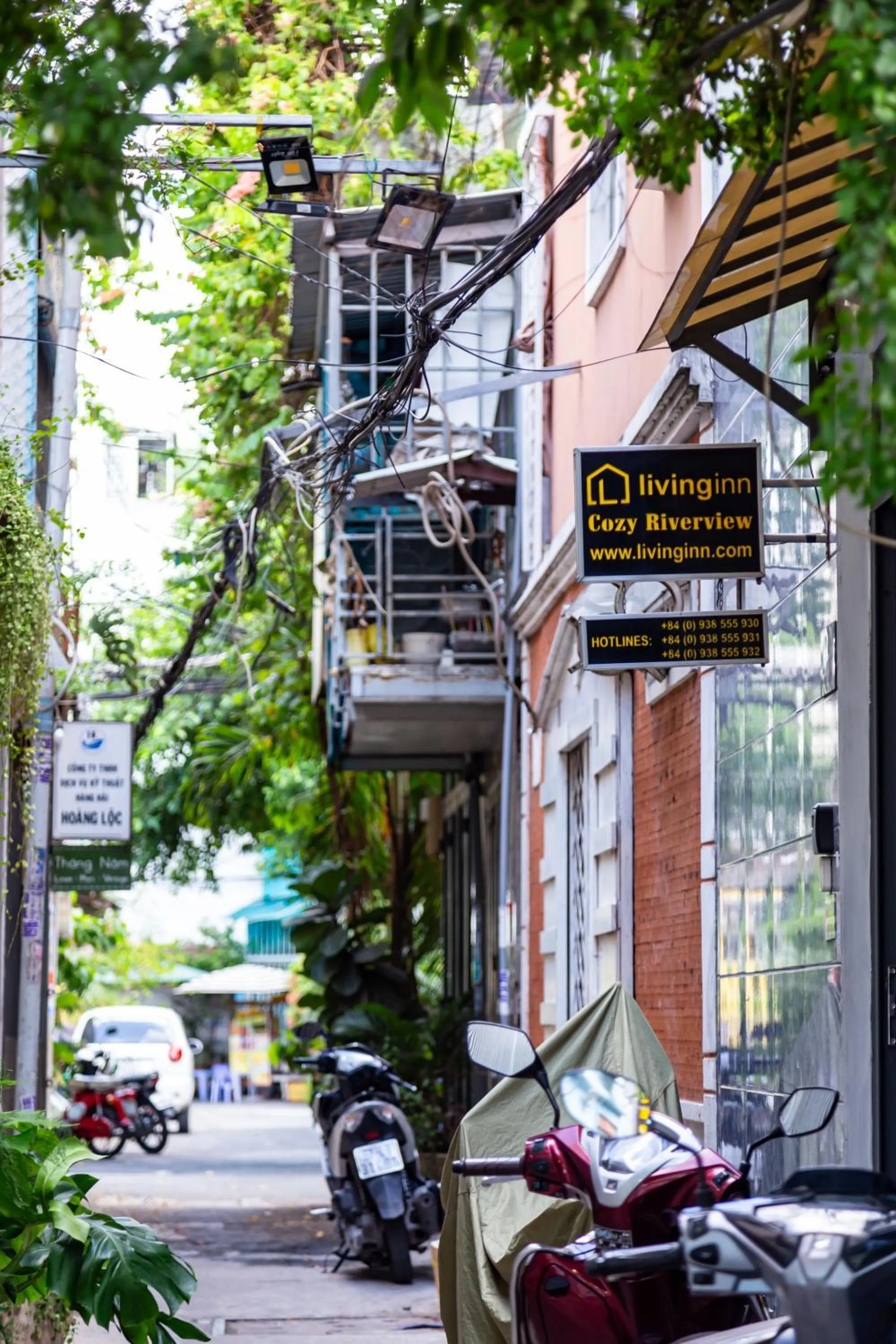 Property building in Cozy Riverview of Livinginn