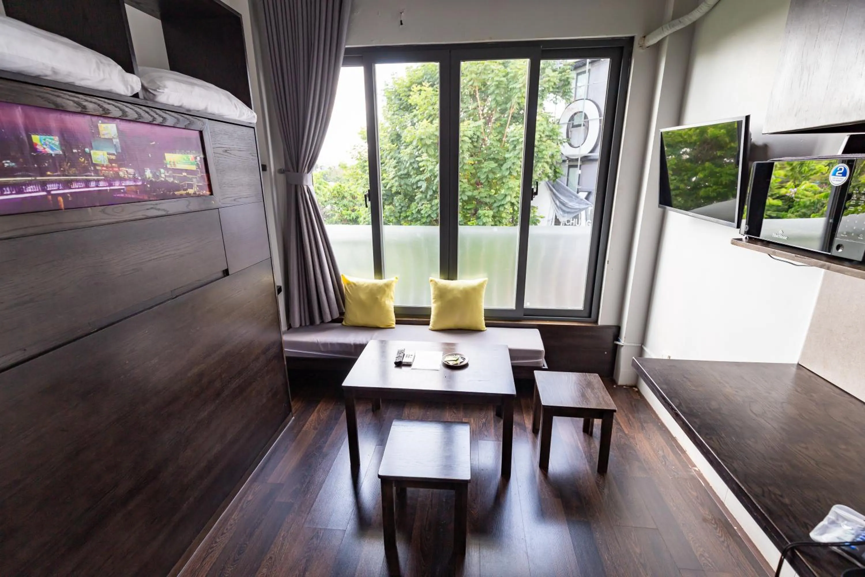 Bedroom in Cozy Riverview of Livinginn