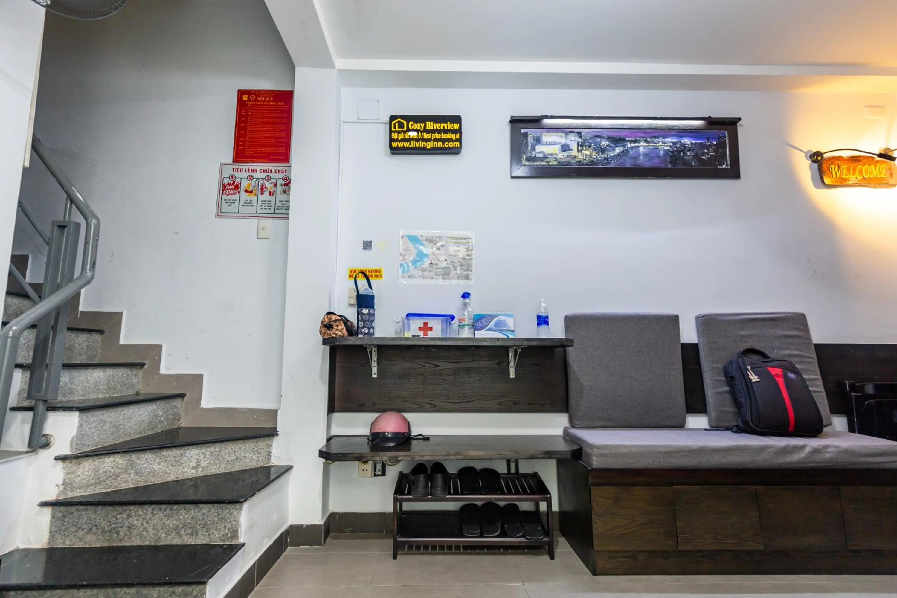 Communal lounge/ TV room in Cozy Riverview of Livinginn