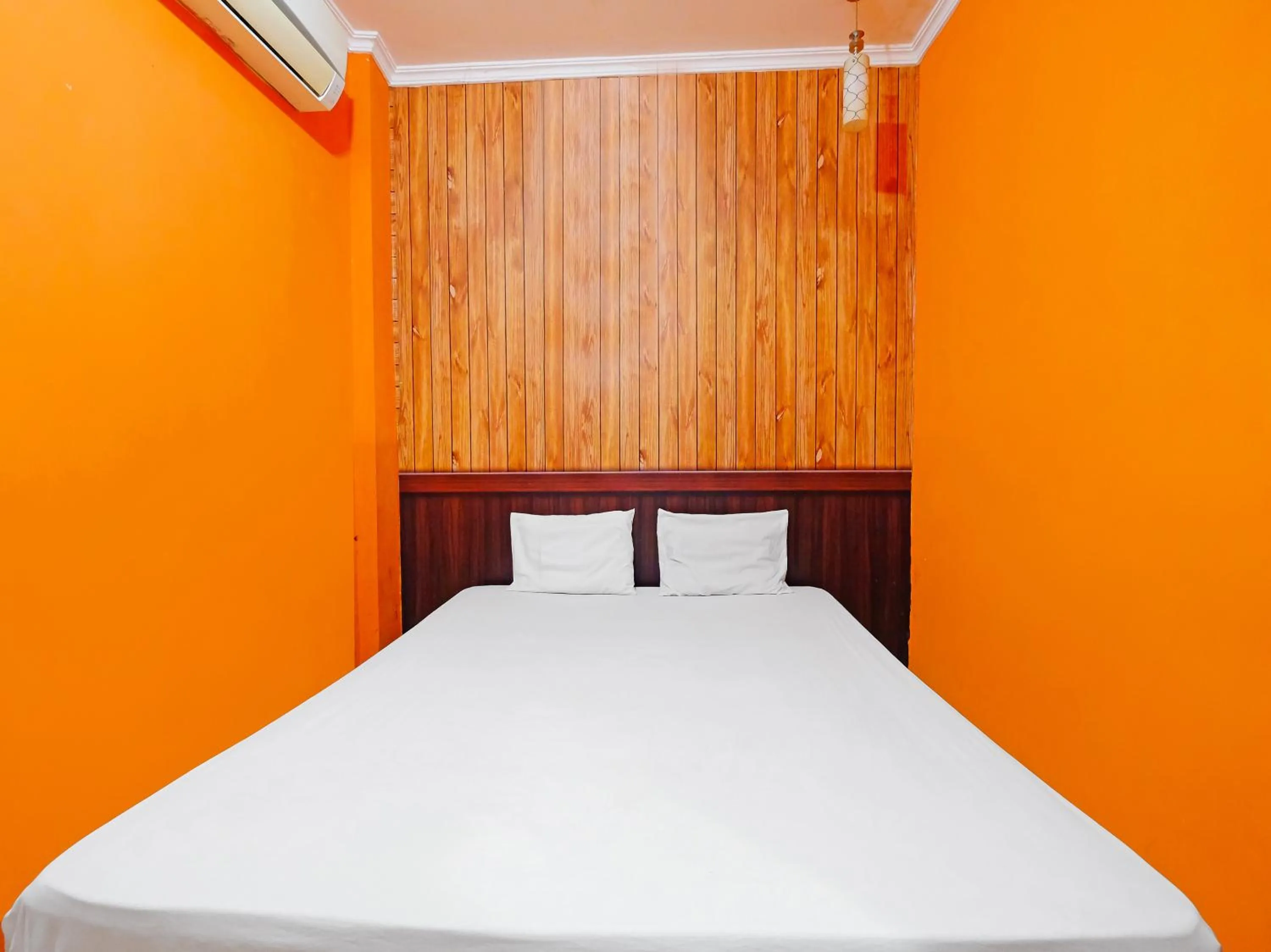 Bedroom, Bed in Wisma Seruni Palopo