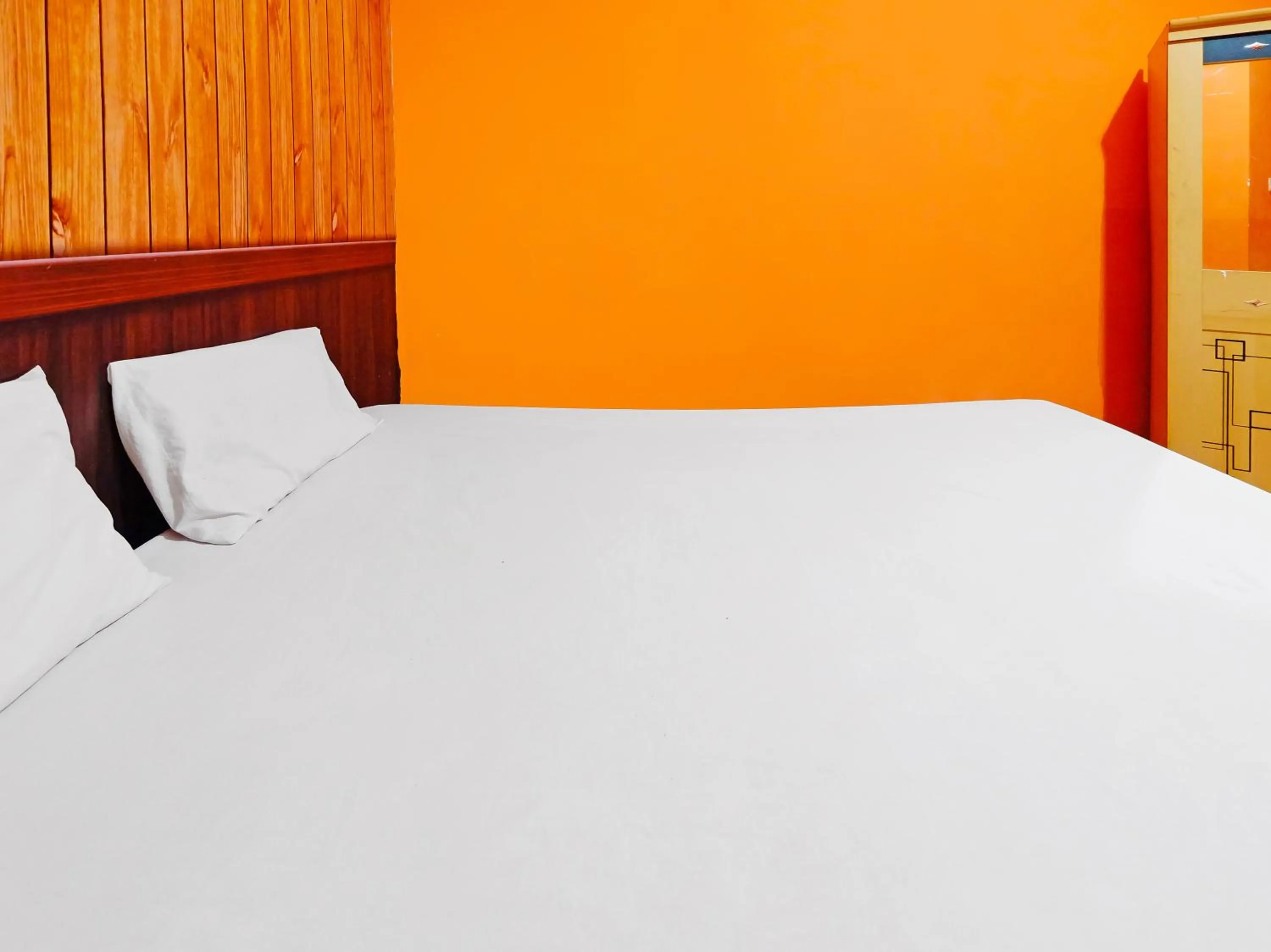 Bedroom, Bed in Wisma Seruni Palopo