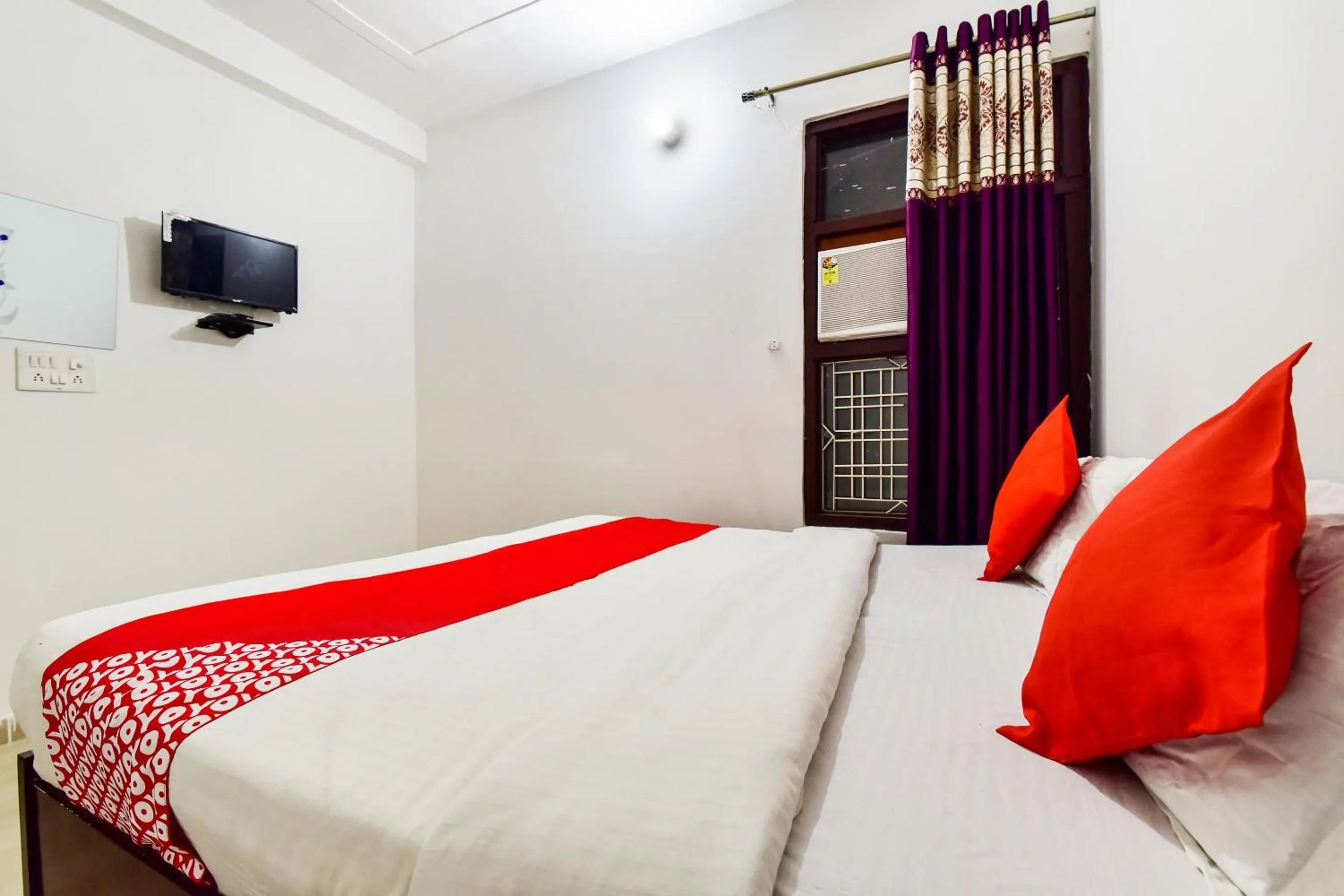 Bedroom in Hotel O White Rock