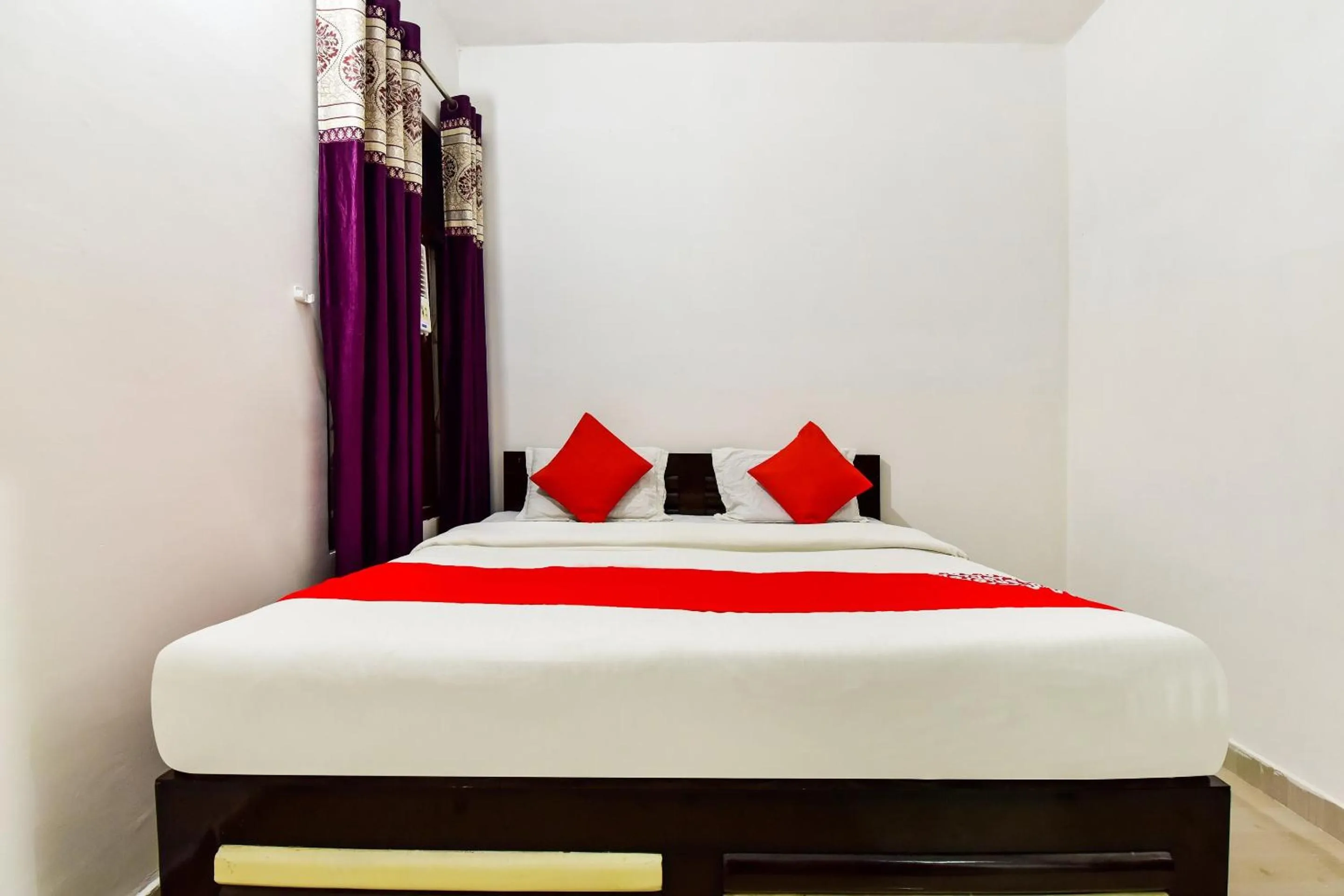 Bedroom in Hotel O White Rock