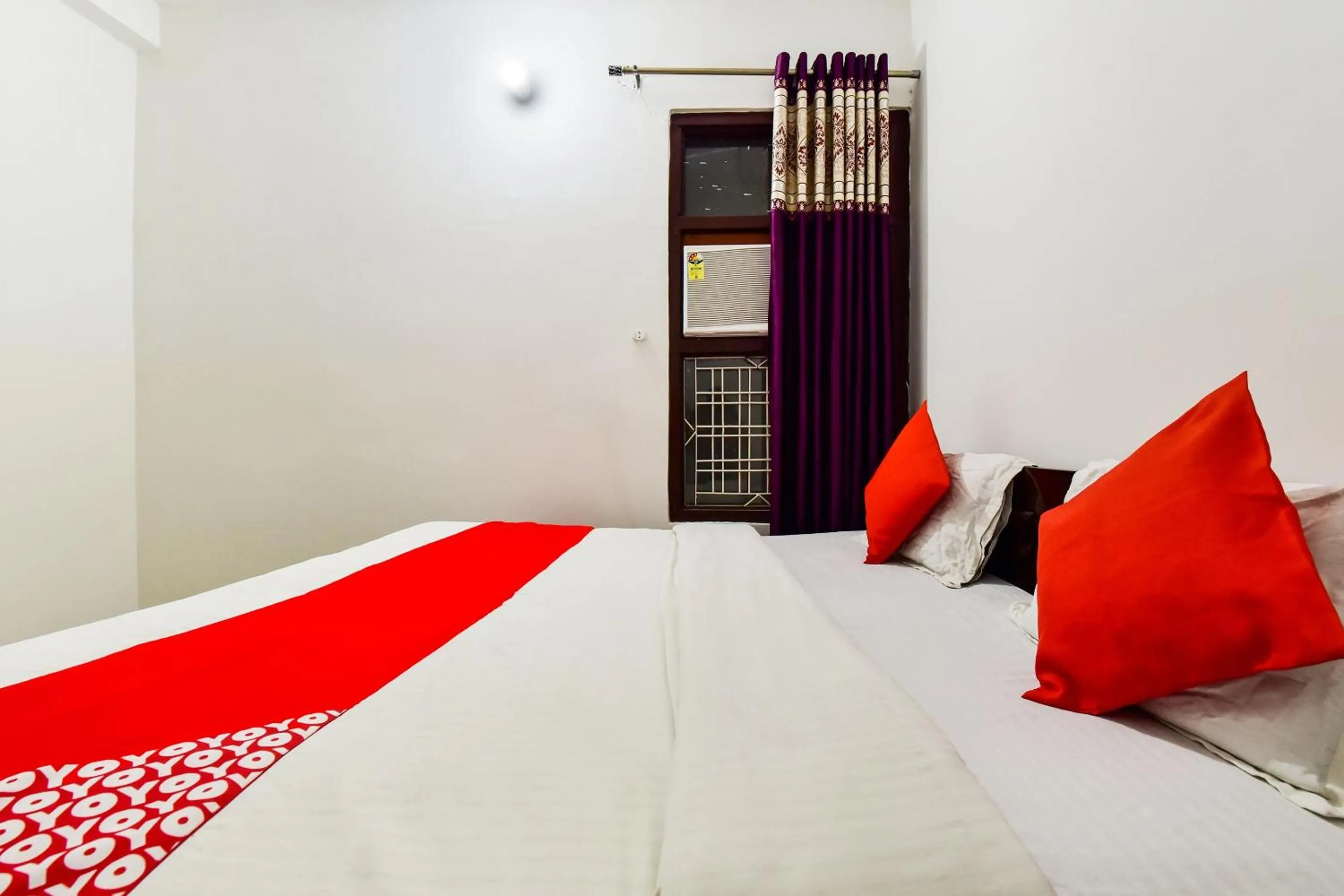 Bedroom in Hotel O White Rock