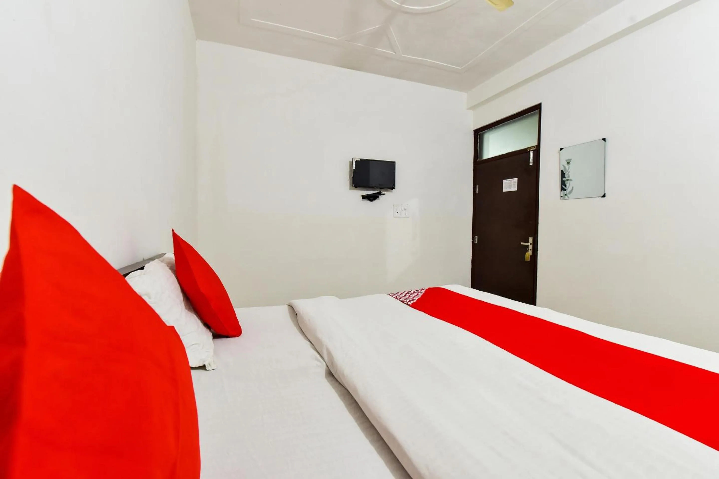 Bedroom in Hotel O White Rock