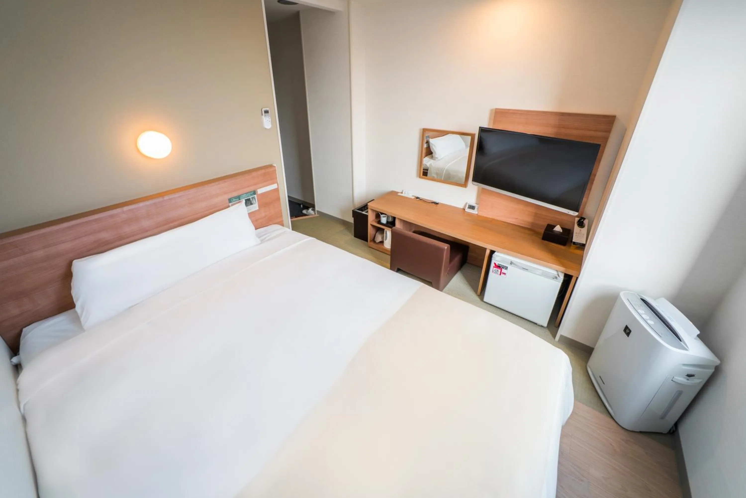 Photo of the whole room, Bed in Super Hotel Fujinomiya