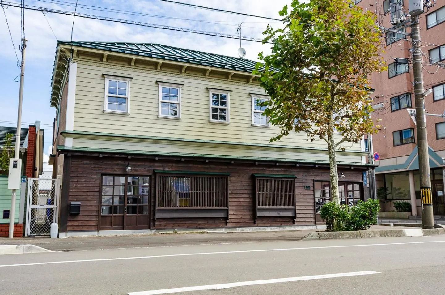 Facade/entrance in 箱館宿 観月-Mizuki-伝統的建築物の宿-最大8名宿泊可能