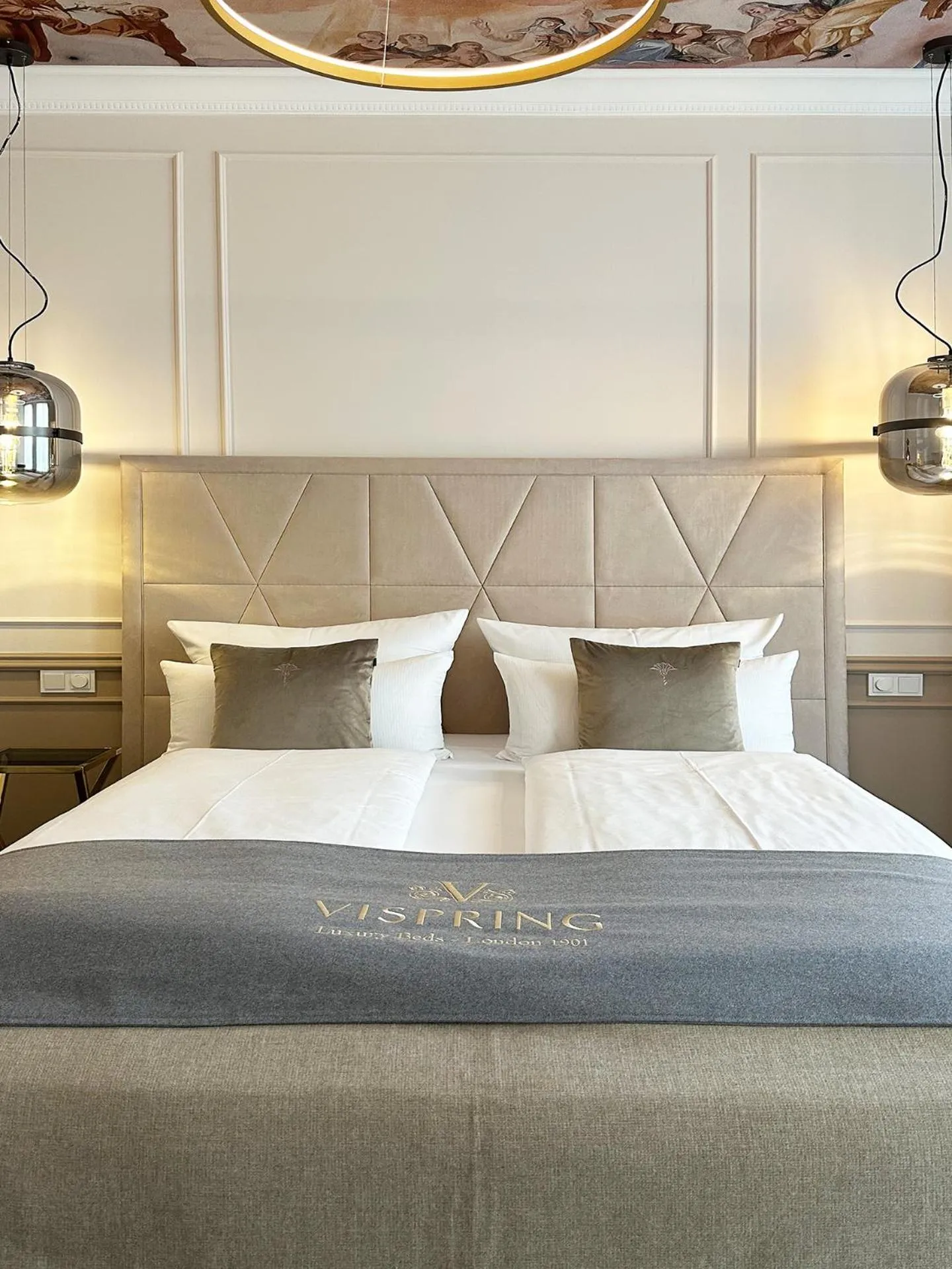 Bed in Boutique-Hotel Stadtvilla Hodes