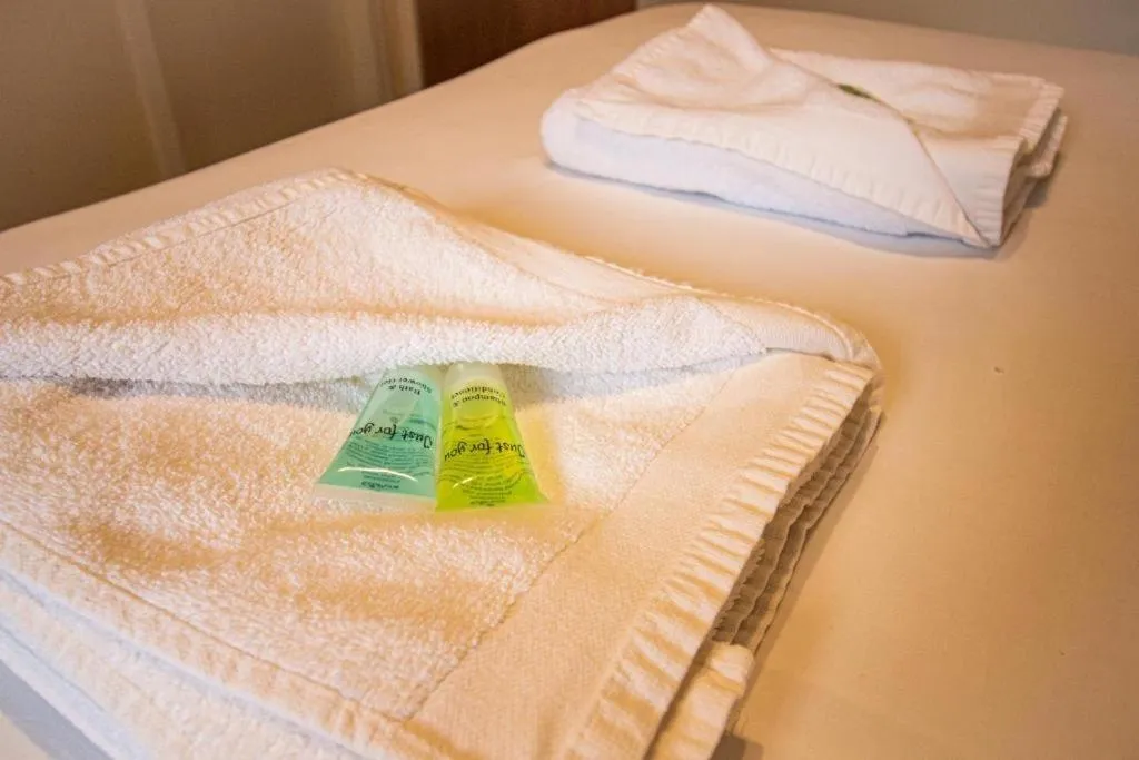 Bedroom, Bed in The Ben Mhor Hotel, Bar & Restaurant