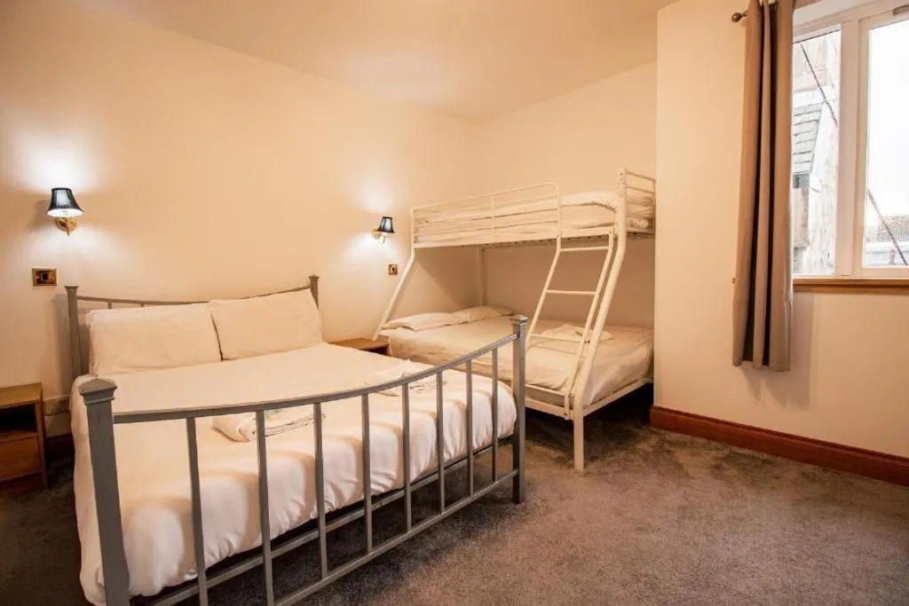 Bedroom, Bed in The Ben Mhor Hotel, Bar & Restaurant