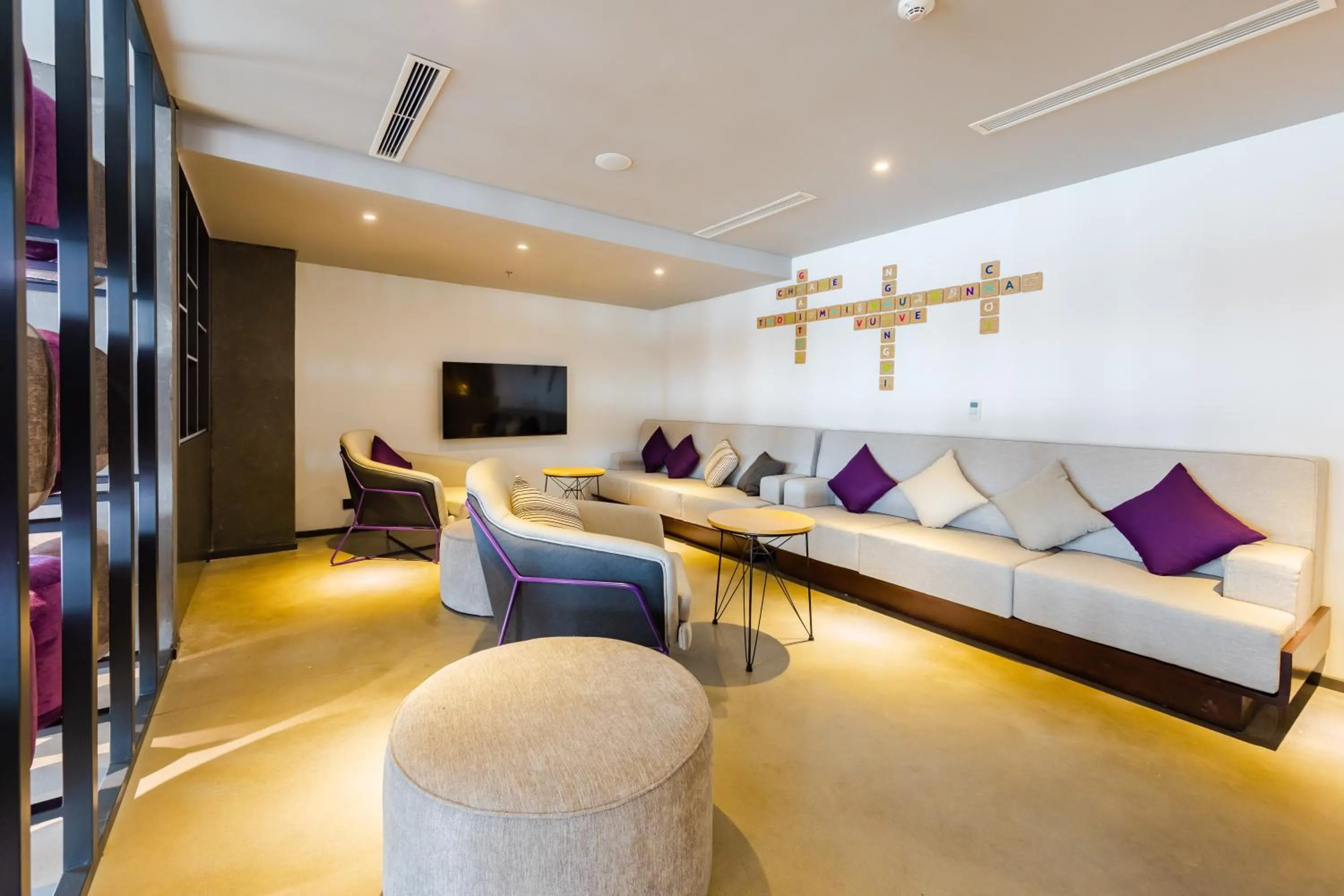 Communal lounge/ TV room in Tru by Hilton Bac Giang City Centre