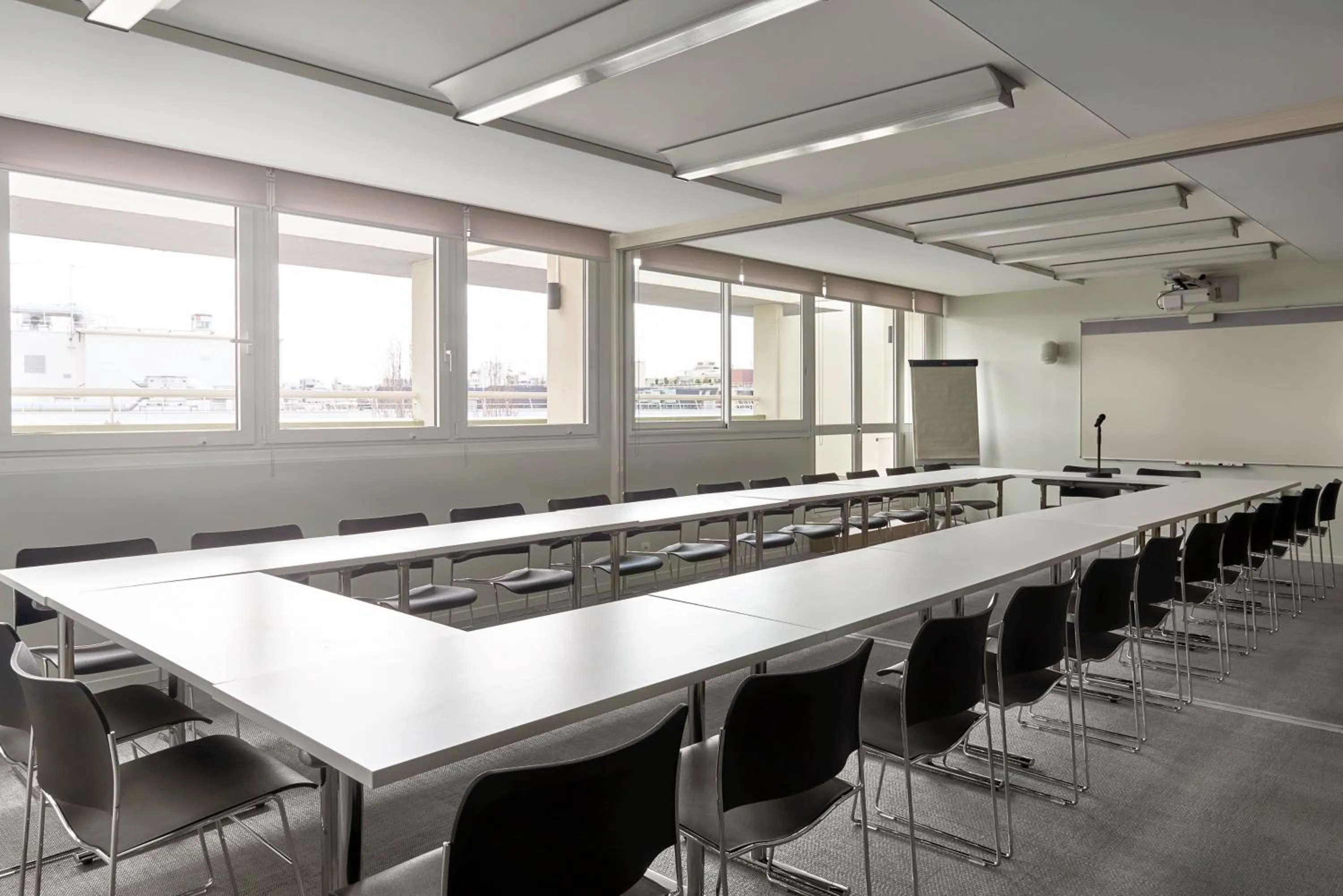 Meeting/conference room in FIAP Paris