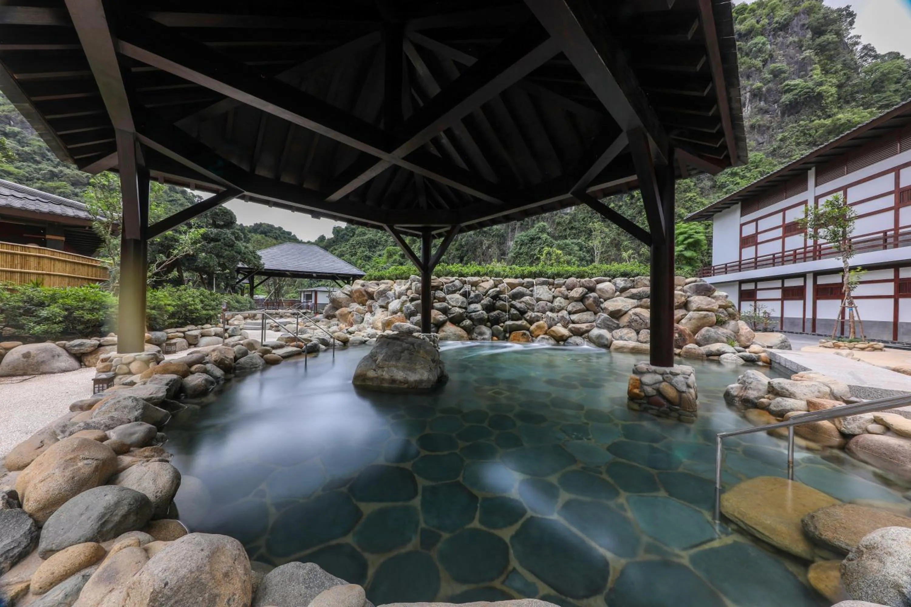 Hot Spring Bath in Yoko Onsen Quang Hanh
