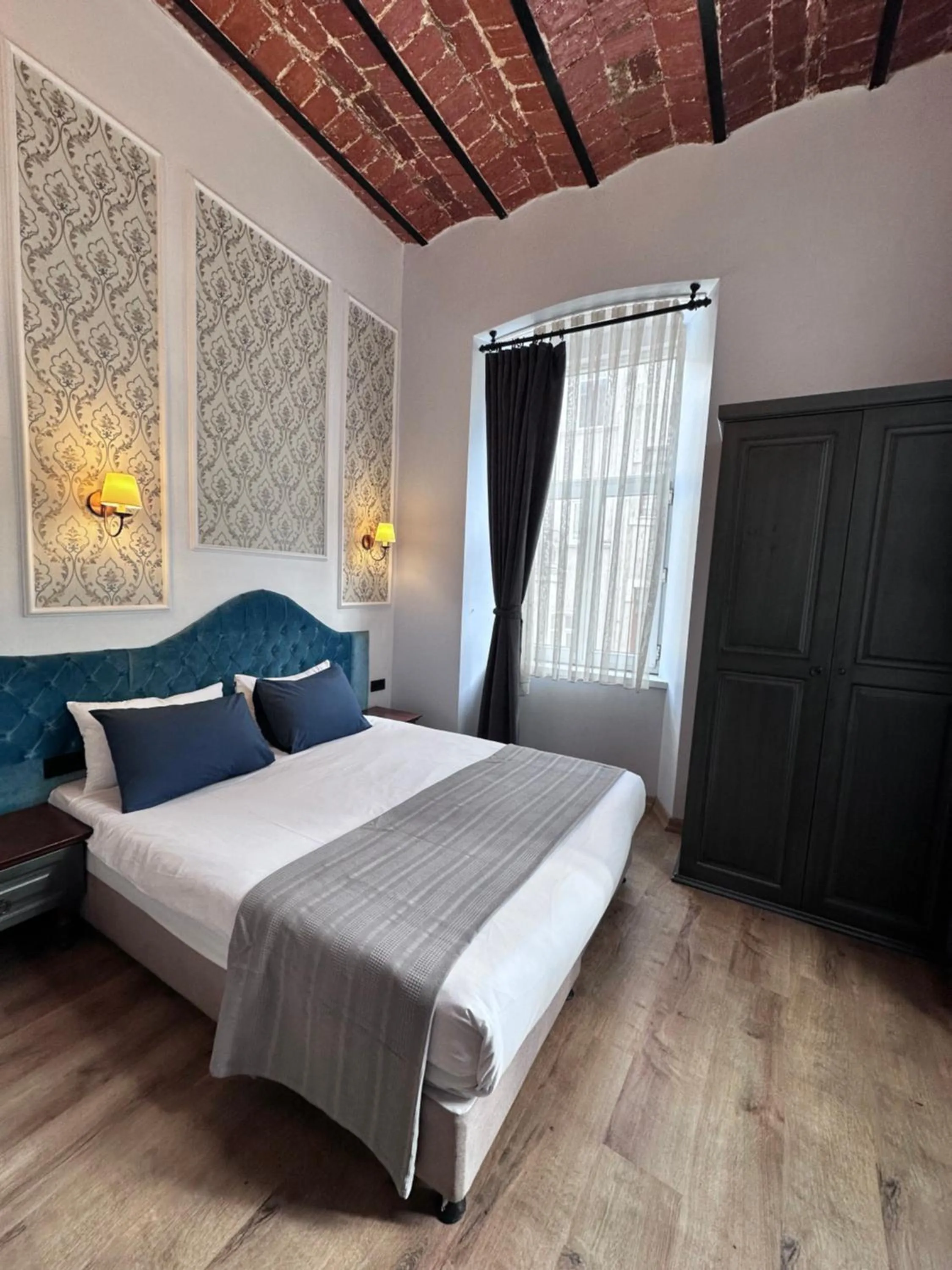 Photo of the whole room, Bed in The Independent Hotel Taksim