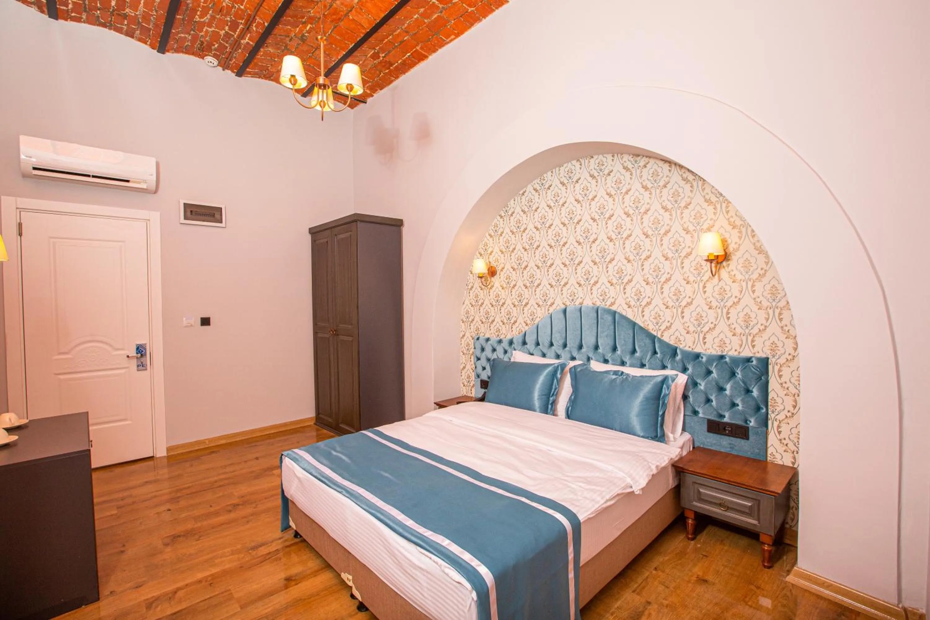 Bed in The Independent Hotel Taksim