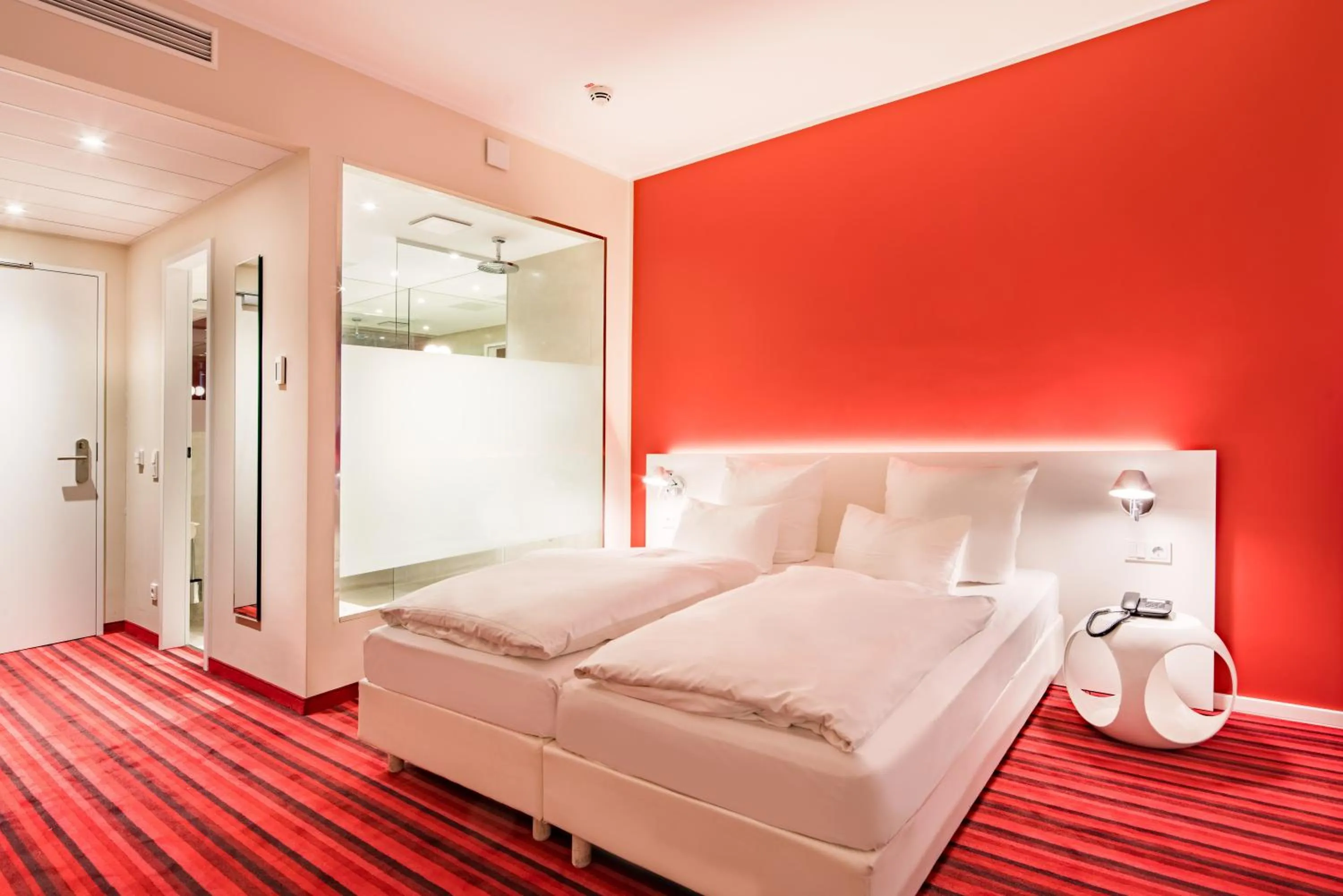 Photo of the whole room, Bed in Cityhotel am Thielenplatz
