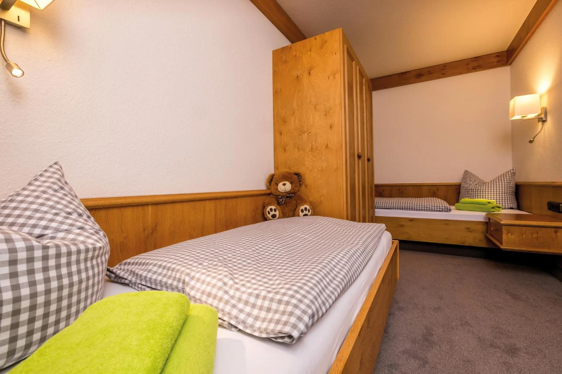 Photo of the whole room, Bed in Sulzberger Hof