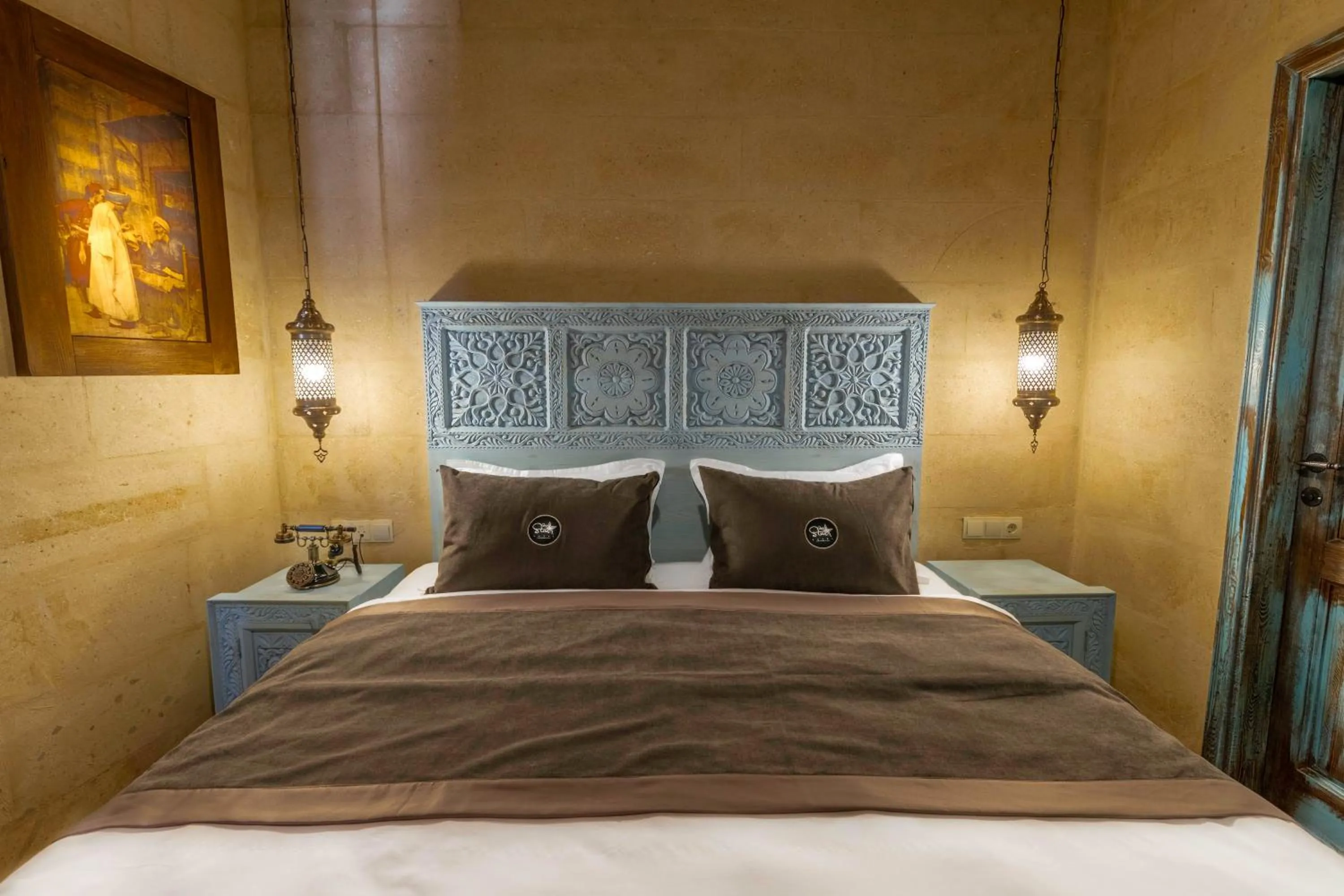 Photo of the whole room, Bed in Sinasos Star Hotel Cappadocia