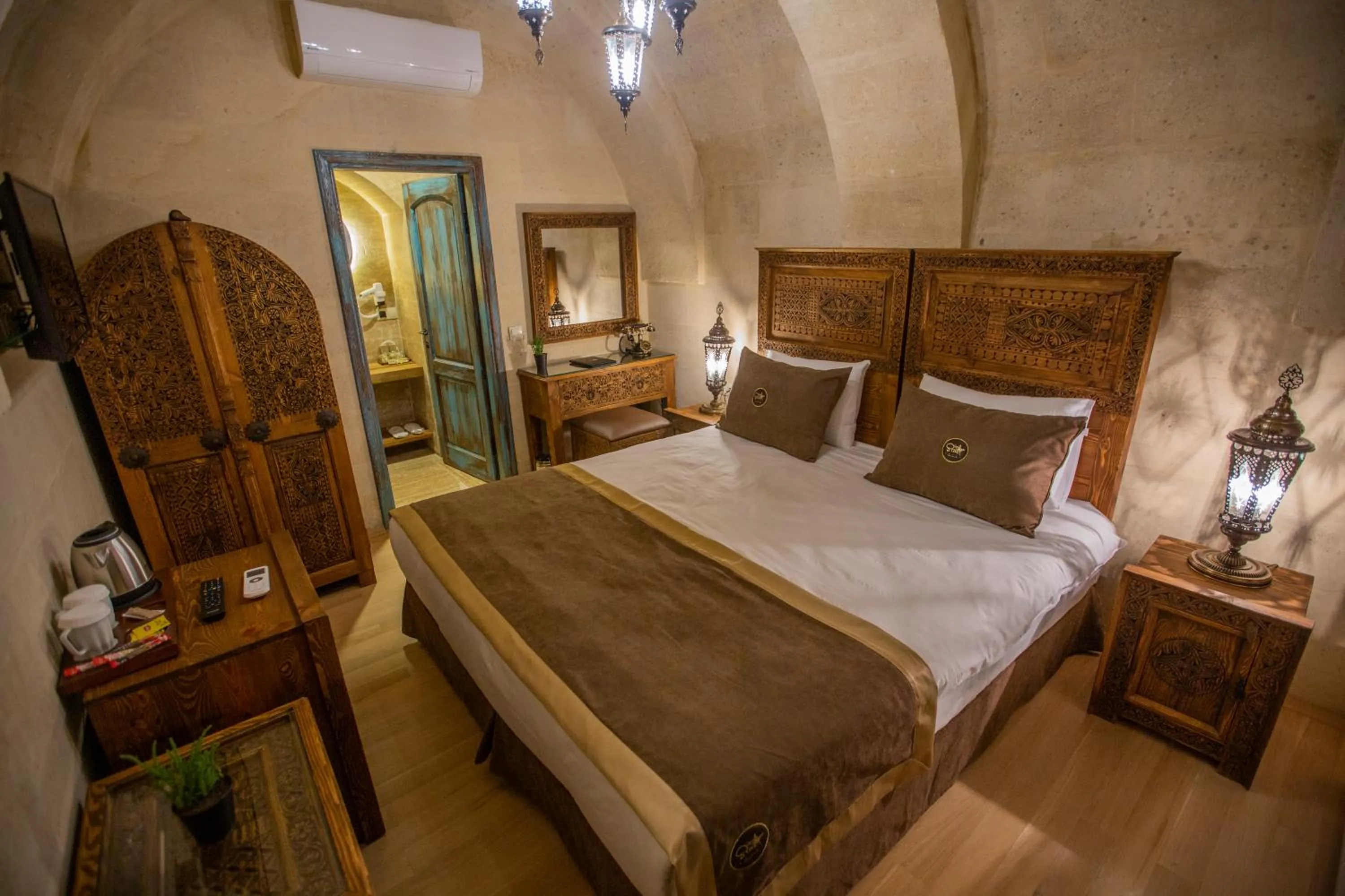 Bedroom, Bed in Sinasos Star Hotel Cappadocia