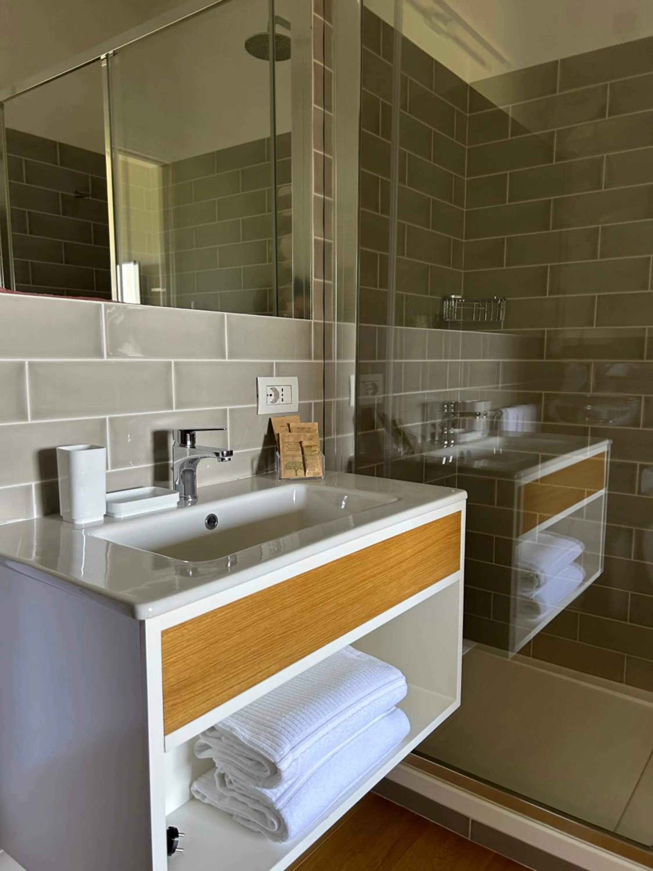 Shower in Casale Appia