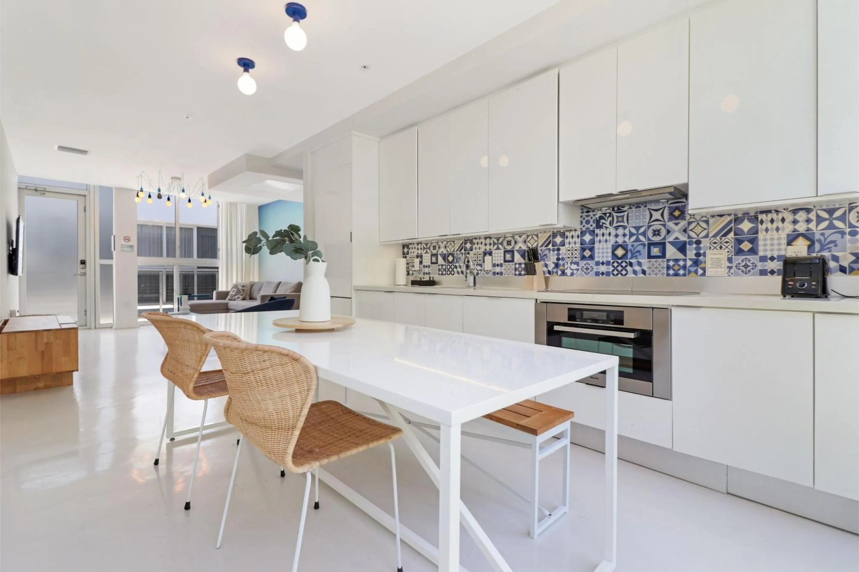 Roami at 250 Collins