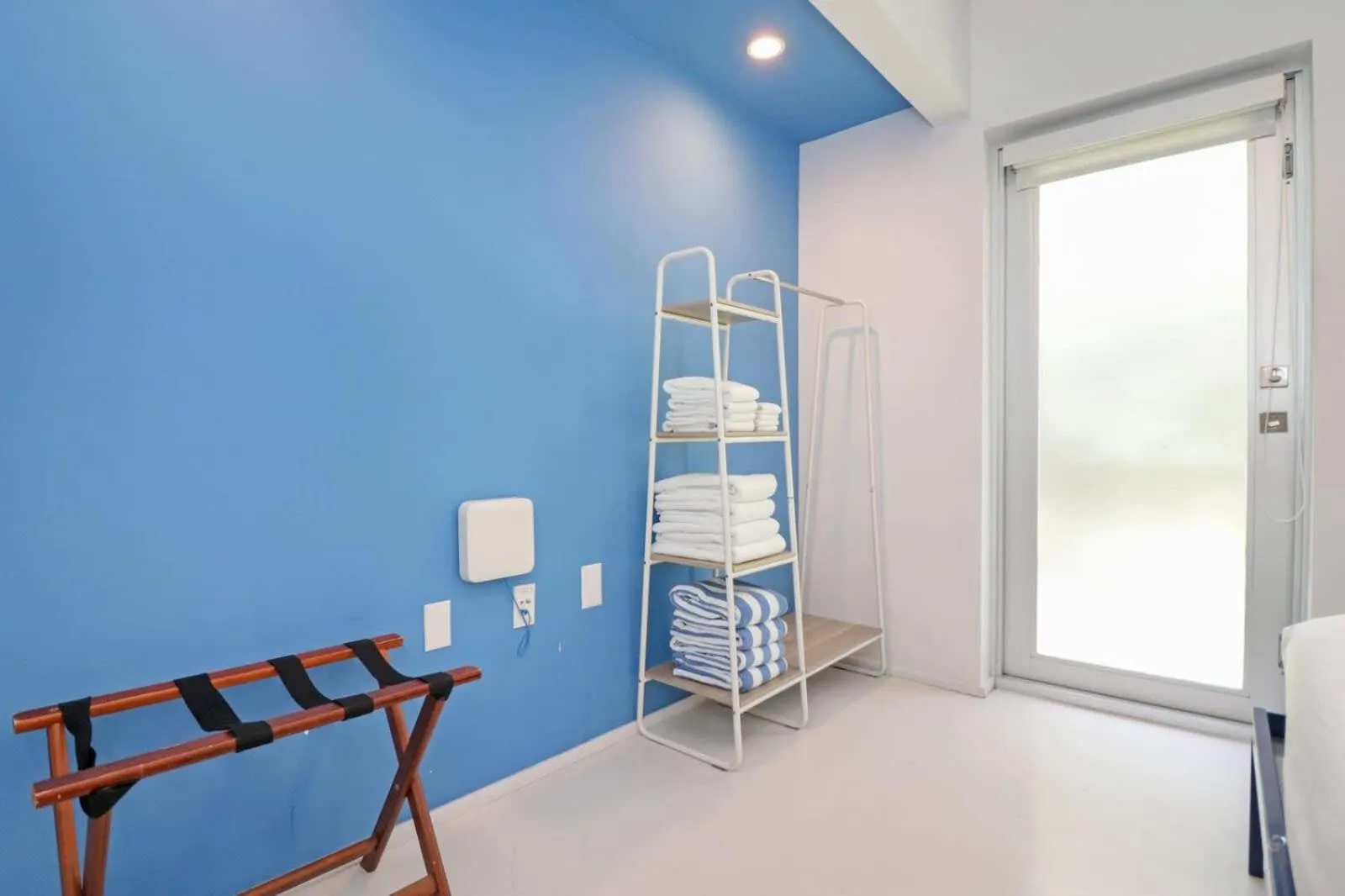 Roami at 250 Collins