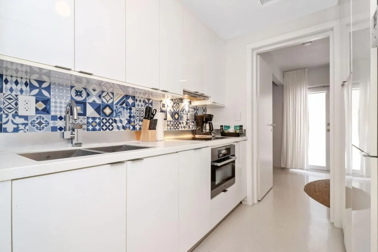 Roami at 250 Collins