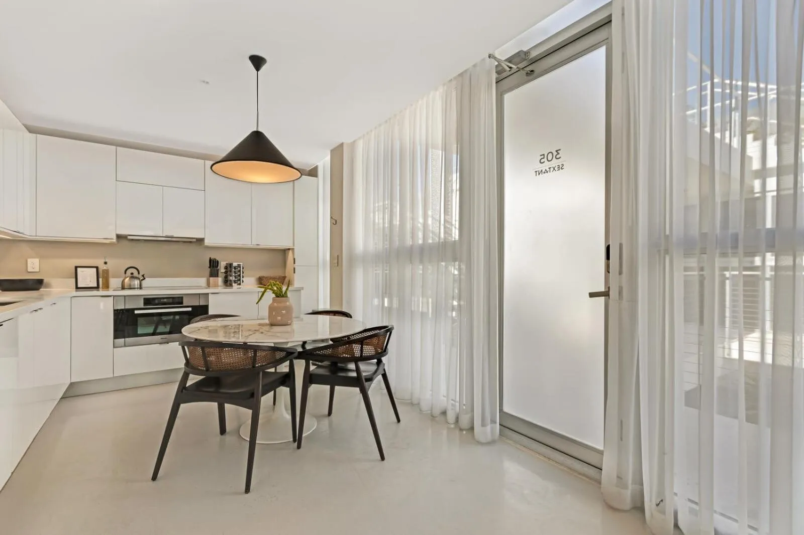 Roami at 250 Collins