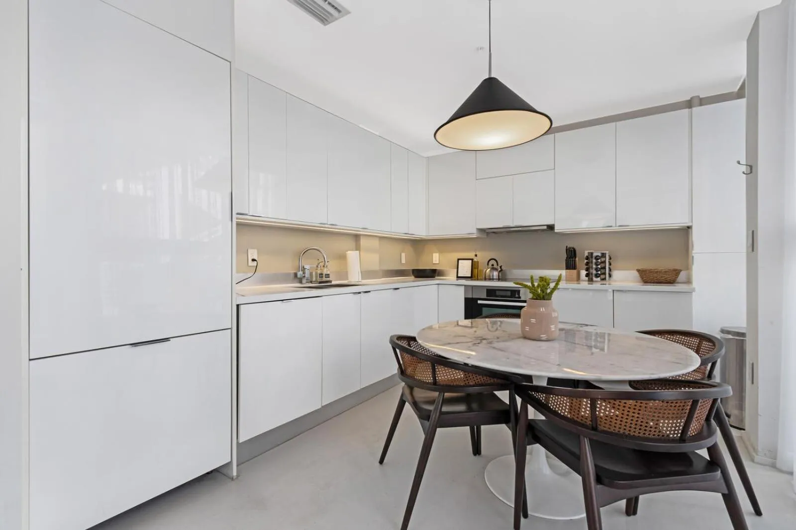 Roami at 250 Collins