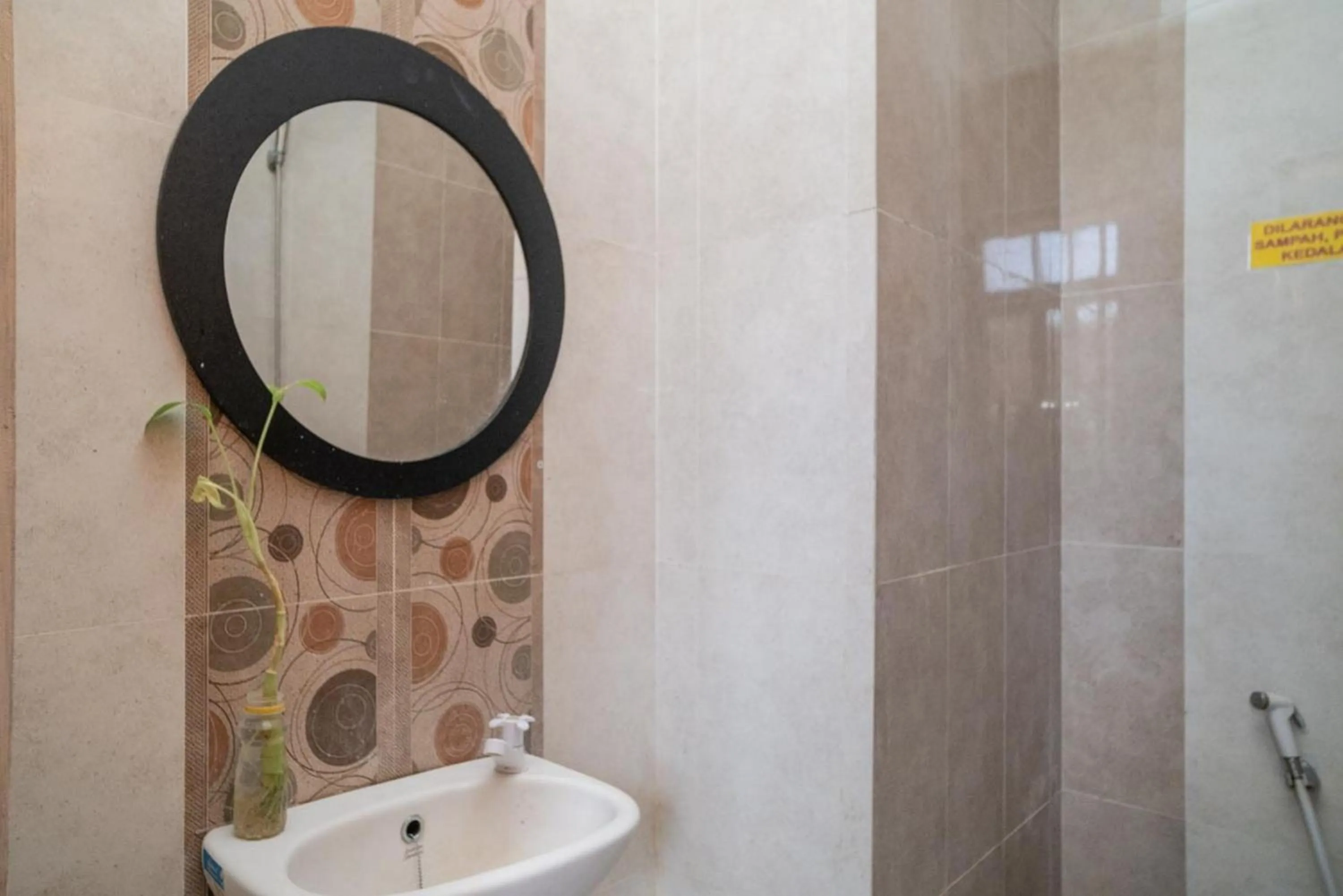 Bathroom in Rejeki Homestay Syariah Malioboro RedPartner