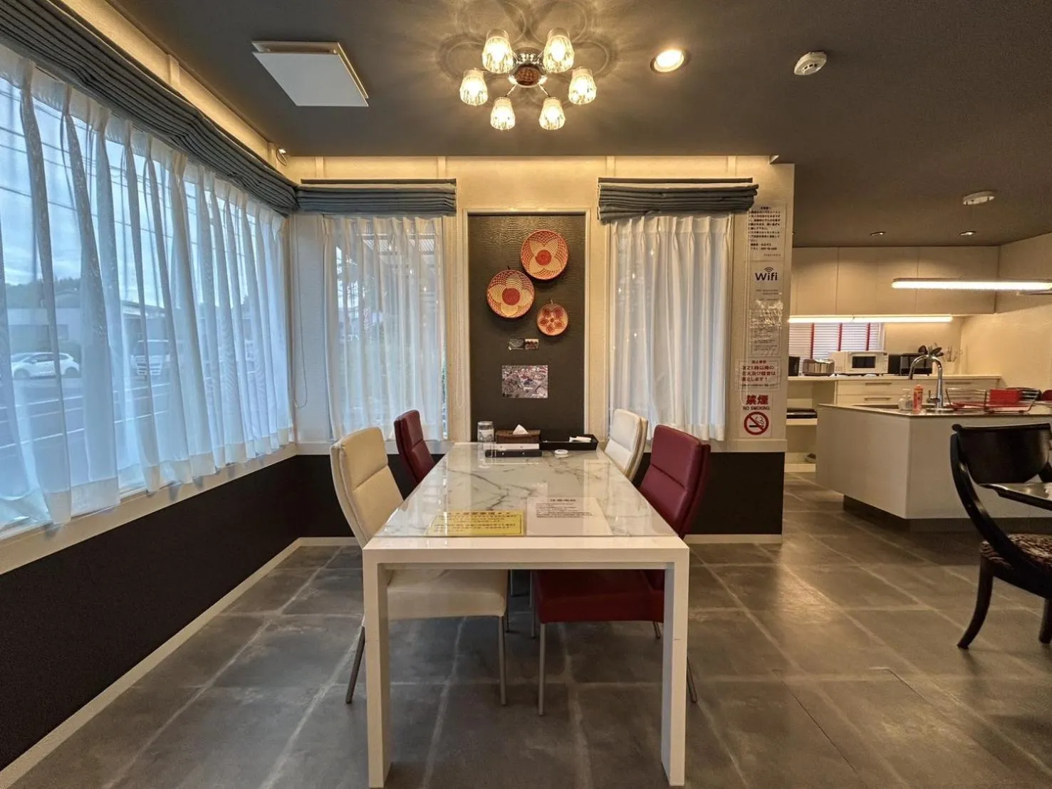 ファミーユ大室 アフリカンラグジュアリースタイルの豪華客室 1棟貸切 バーベキュー 大人数対応