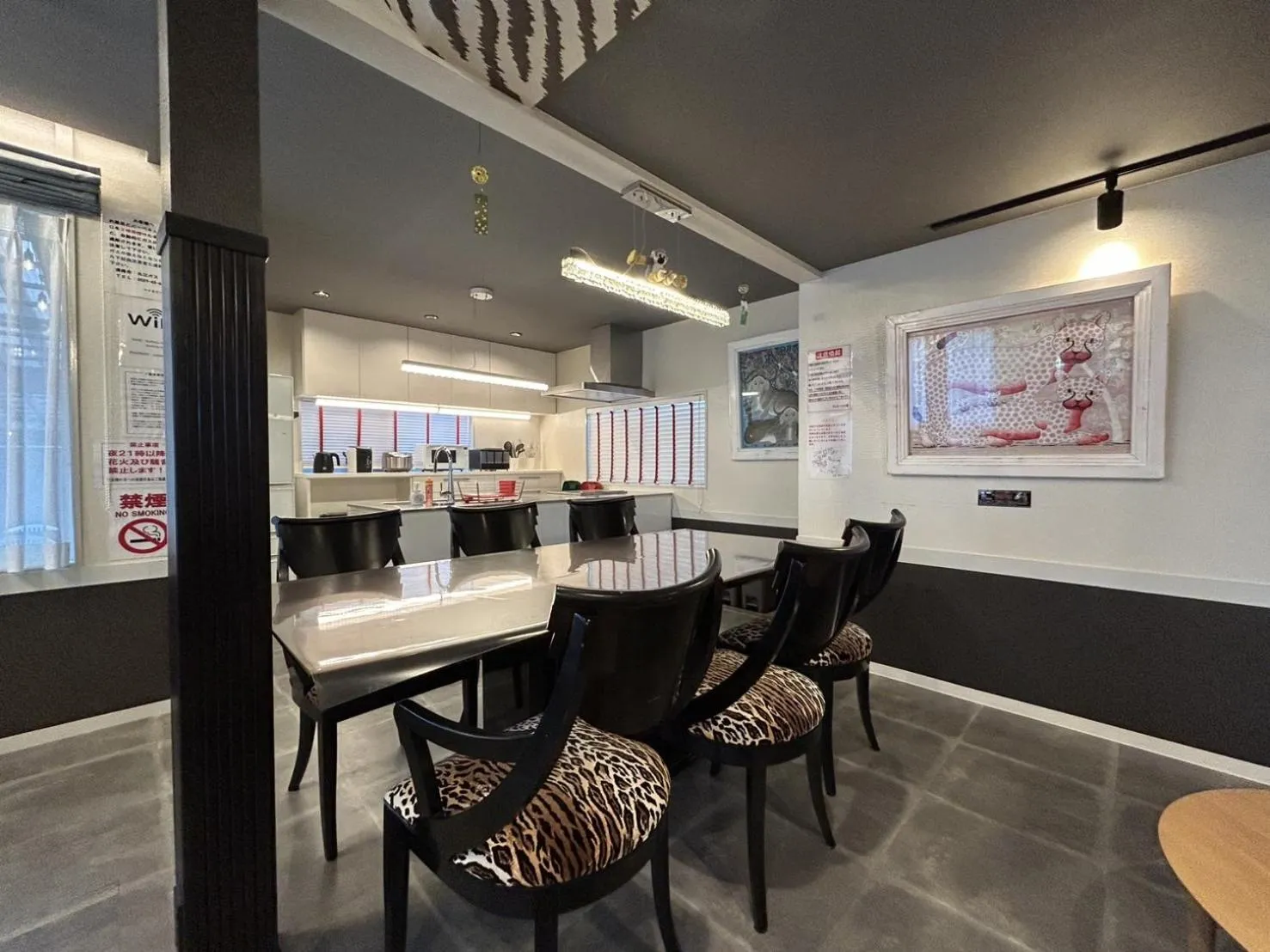 ファミーユ大室 アフリカンラグジュアリースタイルの豪華客室 1棟貸切 バーベキュー 大人数対応