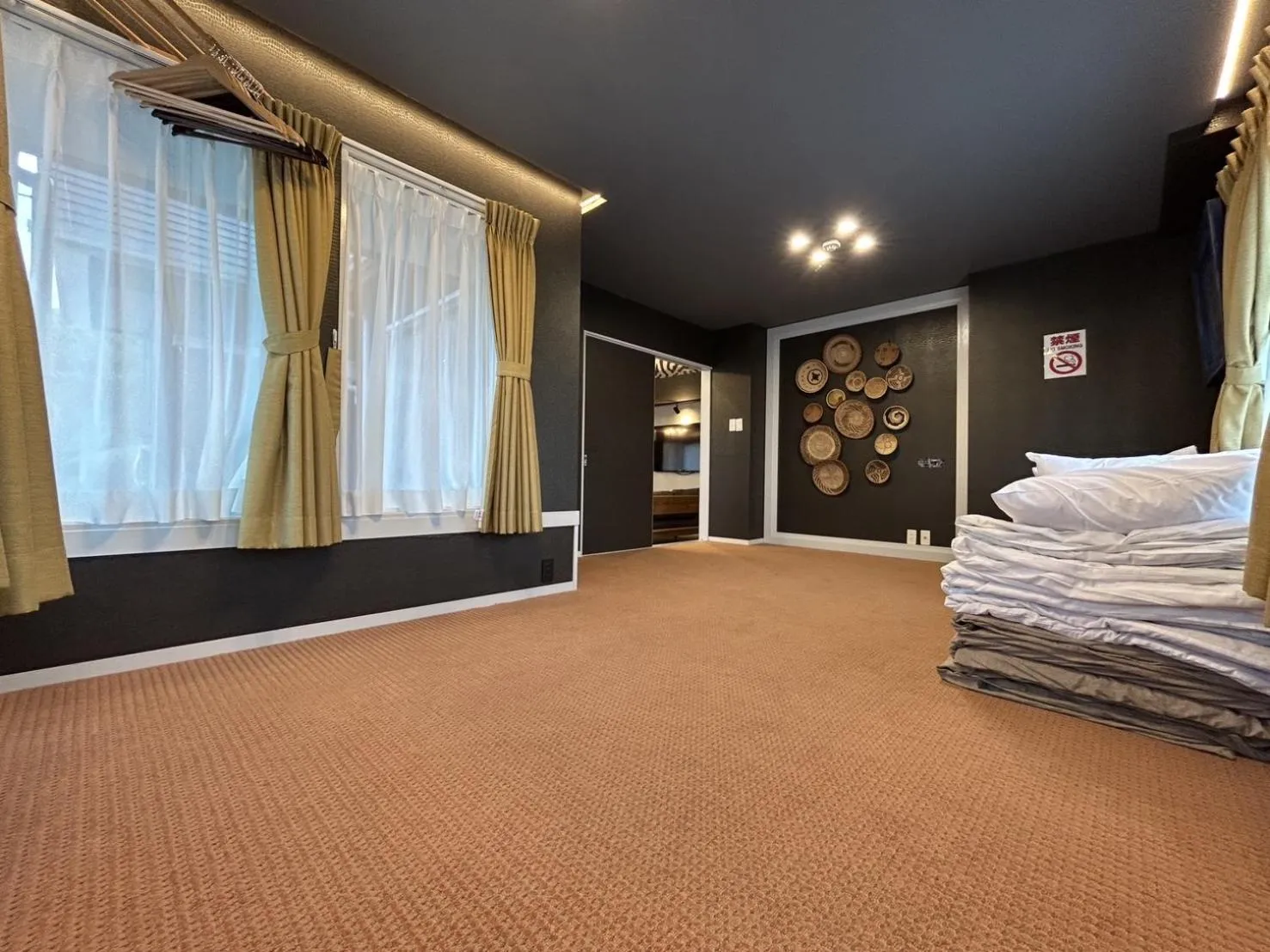 ファミーユ大室 アフリカンラグジュアリースタイルの豪華客室 1棟貸切 バーベキュー 大人数対応