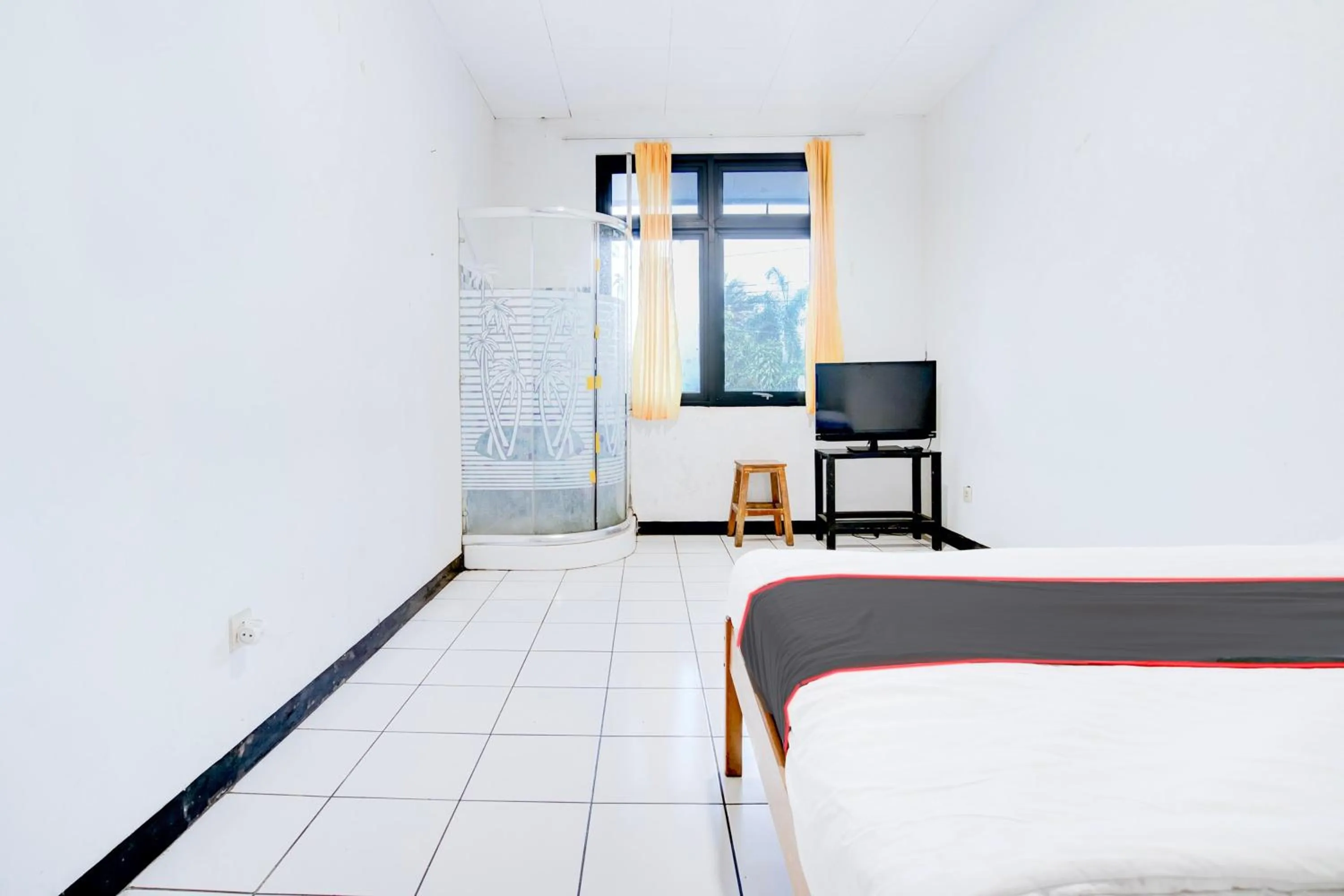 Bedroom, Bed in Villa Puncak Agape near Cipanas Mitra RedDoorz