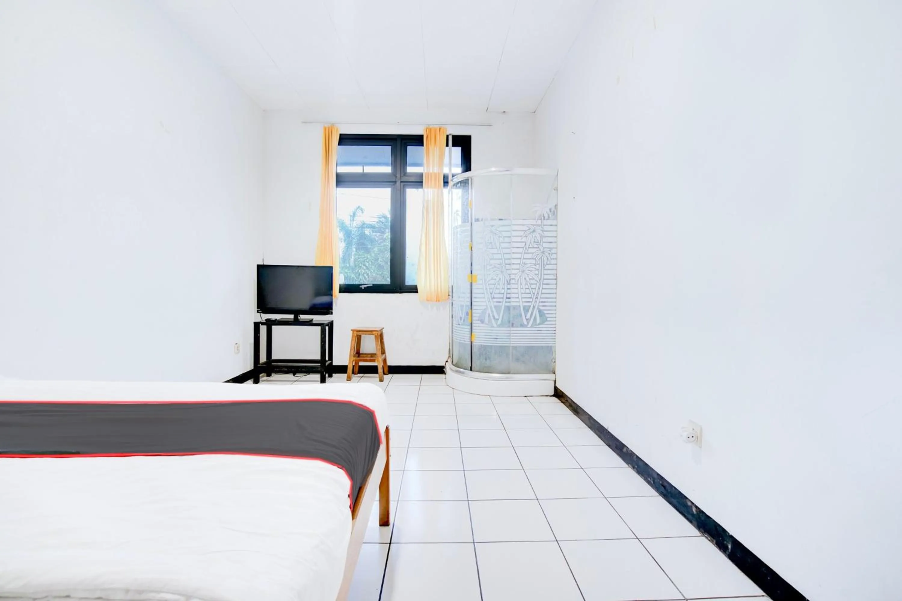 Bedroom, Bed in Villa Puncak Agape near Cipanas Mitra RedDoorz