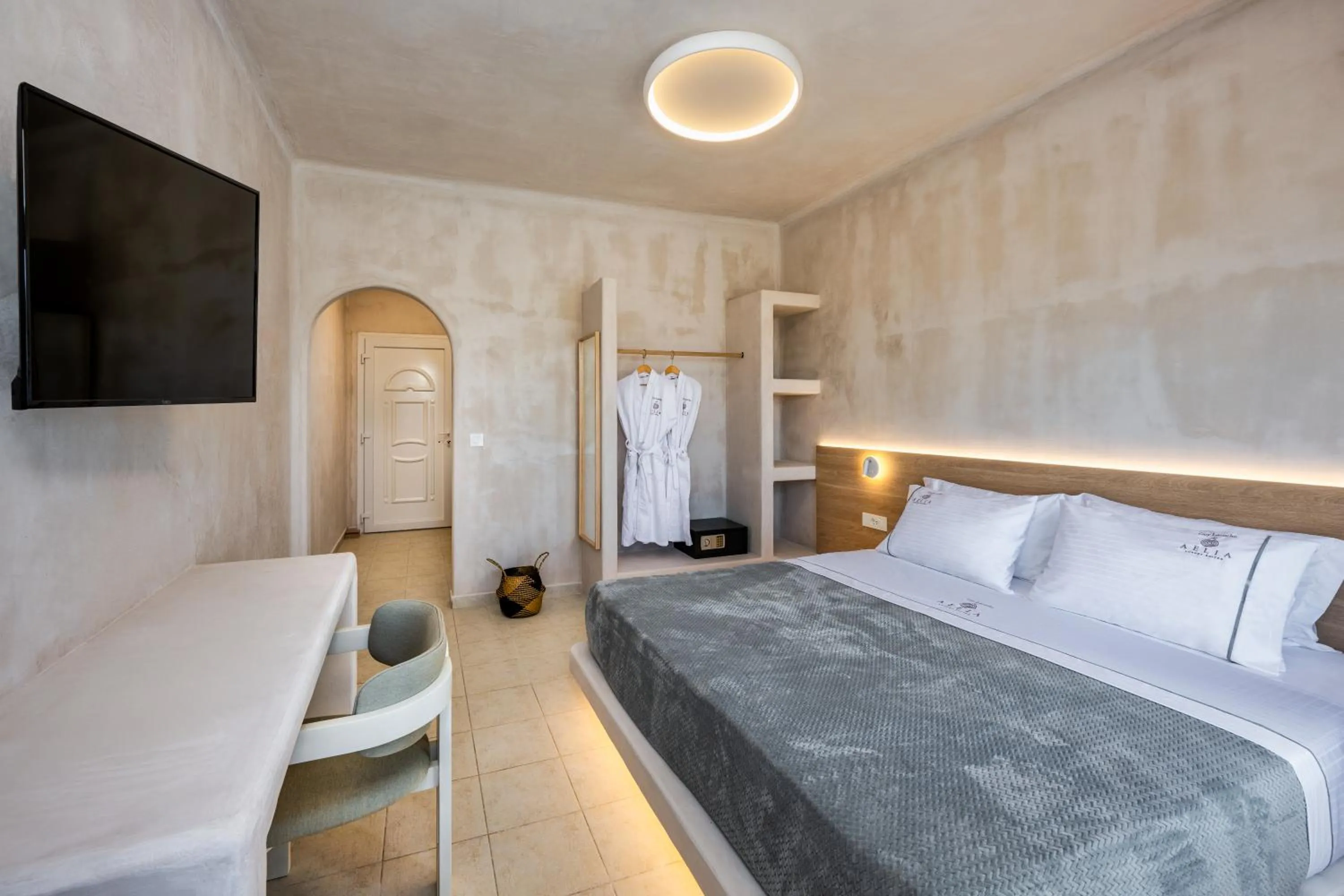 Bedroom, Bed in Aelia Luxury Suites